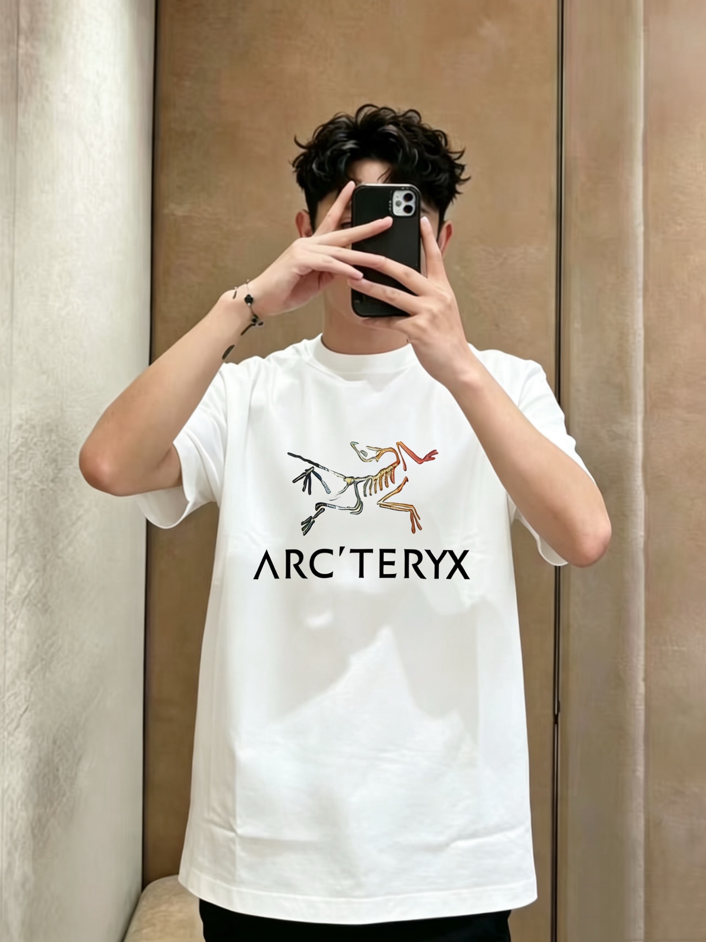 NO:918498,'Bird's House' 2025 spring and summer new debut counter latest short-sleeved round neck T-shirt, high-end custom design, avant-garde and fashionable!  The brand logo is designed with heavy craftsmanship. High-end customized mercerized long-staple cotton fabric. Soft to the touch. Comfortable to wear. Exquisite stitching at the counter level. Fine workmanship. The upper body effect is incomparably handsome!  A must-have item for a stylish man!  M-3XL,,jil sander,T-shirt,tees,t-shirt,19860909《鸟家》 2025春夏新款首发专柜最新款短袖圆领T恤 高端订制 设计前卫时尚！品牌logo重工艺设计 高端定制丝光长绒棉面料.手感柔软.穿着舒适.专柜级别精致车线.做工精细.上身效果无敌帅气！型男必备单品！M-3XL,,jil sander,T-shirt,tees，t-shirt,,Men's clothing