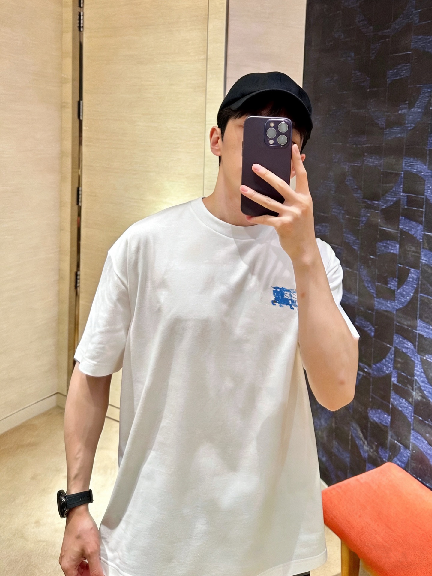 NO:918496,The latest 26ss spring and summer short-sleeved T-shirts are now available!  !  2026 new T-shirt, high-version special fabric, high weight pure cotton mercerized fabric, comfortable yet wide upper body, stitch embroidery technology, digital printing, flocking technology, same style for men and women, loose version, fine workmanship, comfortable fabric upper body, super handsome upper body, same style for men and women, M-3XL, T-shirt, tees, t-shirt,1986090926ss春夏最新款短袖T恤出货啦！！ 2026新款T恤 高版本专用面料 高克重纯棉丝光面料 上身舒适不失挺阔 针脚刺绣工艺、数字印花、植绒工艺,男女同款 宽松版型 做工走线精细 面料上身舒适 超帅上身 男女同款M-3XL,,T-shirt,tees，t-shirt,,Men's clothing