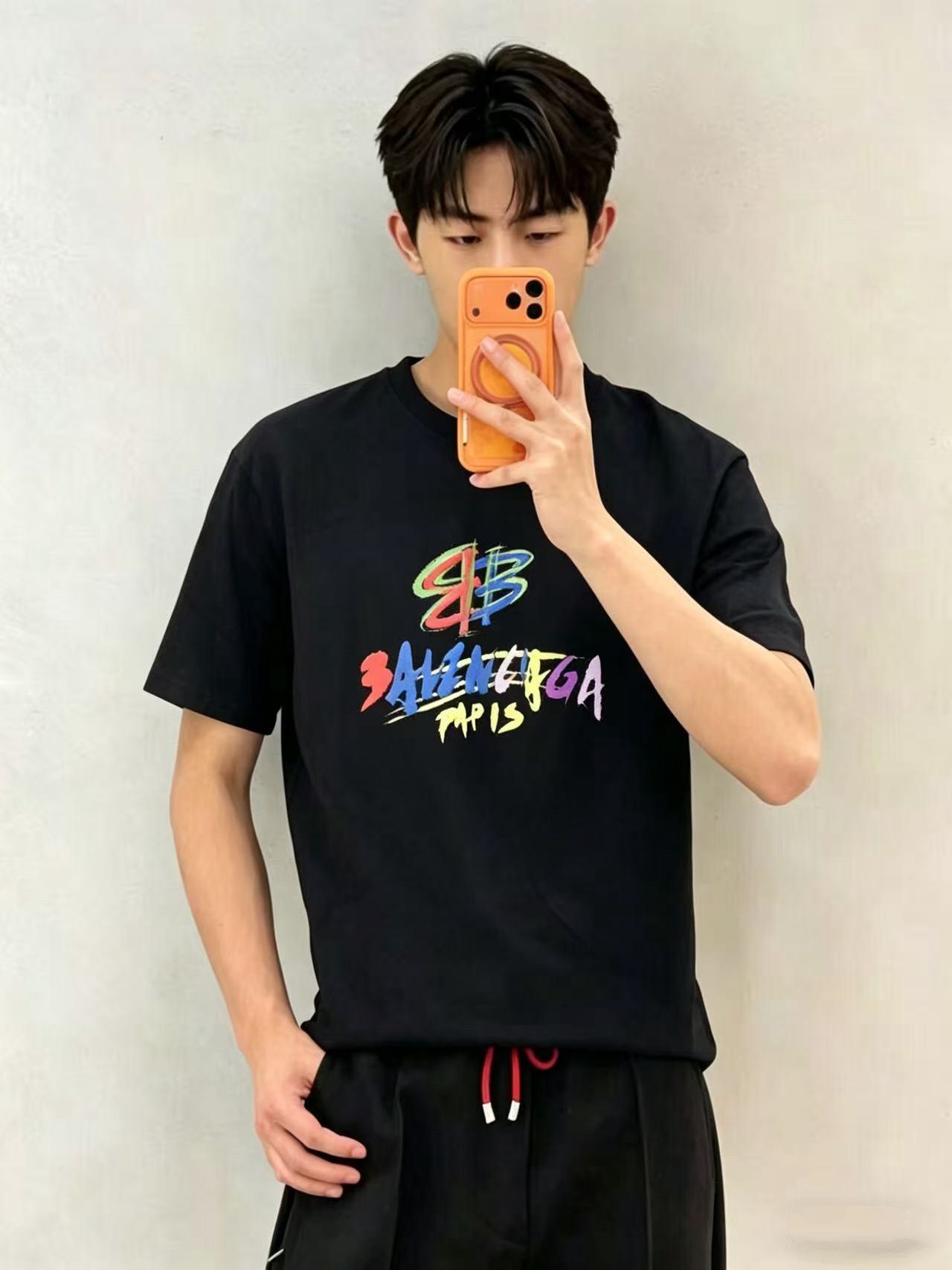 NO:918502,Balenciaga/Balenciaga 2025 spring and summer new products, complete with three labels, mercerized cotton round neck short-sleeved T-shirt, good product without too much introduction, look at the details, counter size M-XXXL 175/140, recommended L,,,balenciaga,balenciaga,T-shirt,tees,t-shirt,19860909Balenciaga/巴黎世家 2025年春夏新品上新 三标齐全 丝光棉圆领短袖T恤 好货不用过多介绍 看细节 专柜码数M-XXXL 175/140建议L,,,balenciaga,balenciaga,T-shirt,tees，t-shirt,,Men's clothing