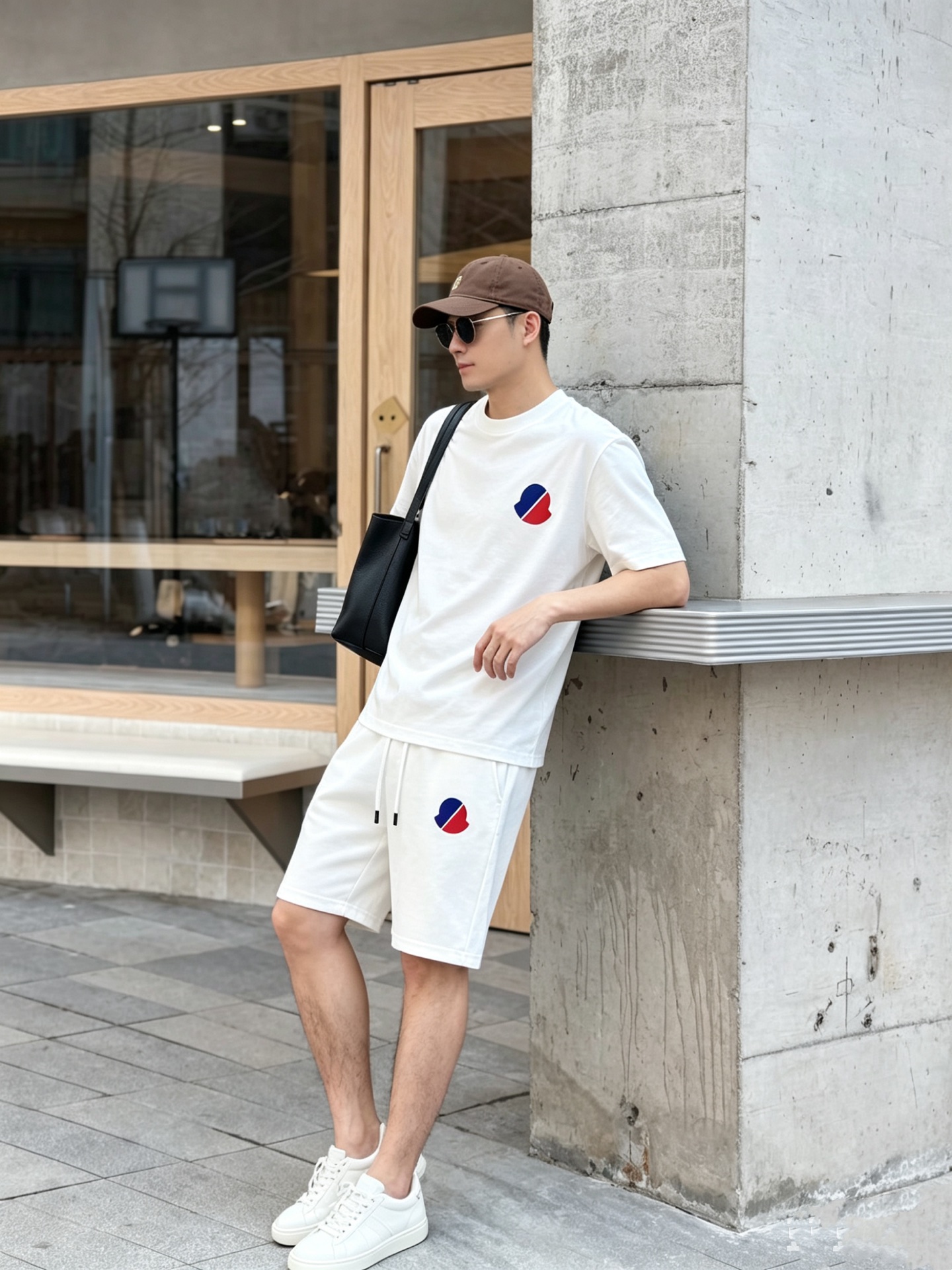 NO:836324,Tops, pants, Monclen/Mongolian mouth 2026 spring and summer new products, complete with three labels, fashionable casual suits, good products, no need to introduce too much, look at the details, counter size M-XXXL/recommended L,,Moncler,19860909上衣 裤子 Monclen/蒙口2026春夏新品 三标齐全 时尚休闲套装 好货不用过多介绍 看细节 专柜码数 M-XXXL /建议L,,Moncler,,Men's clothing