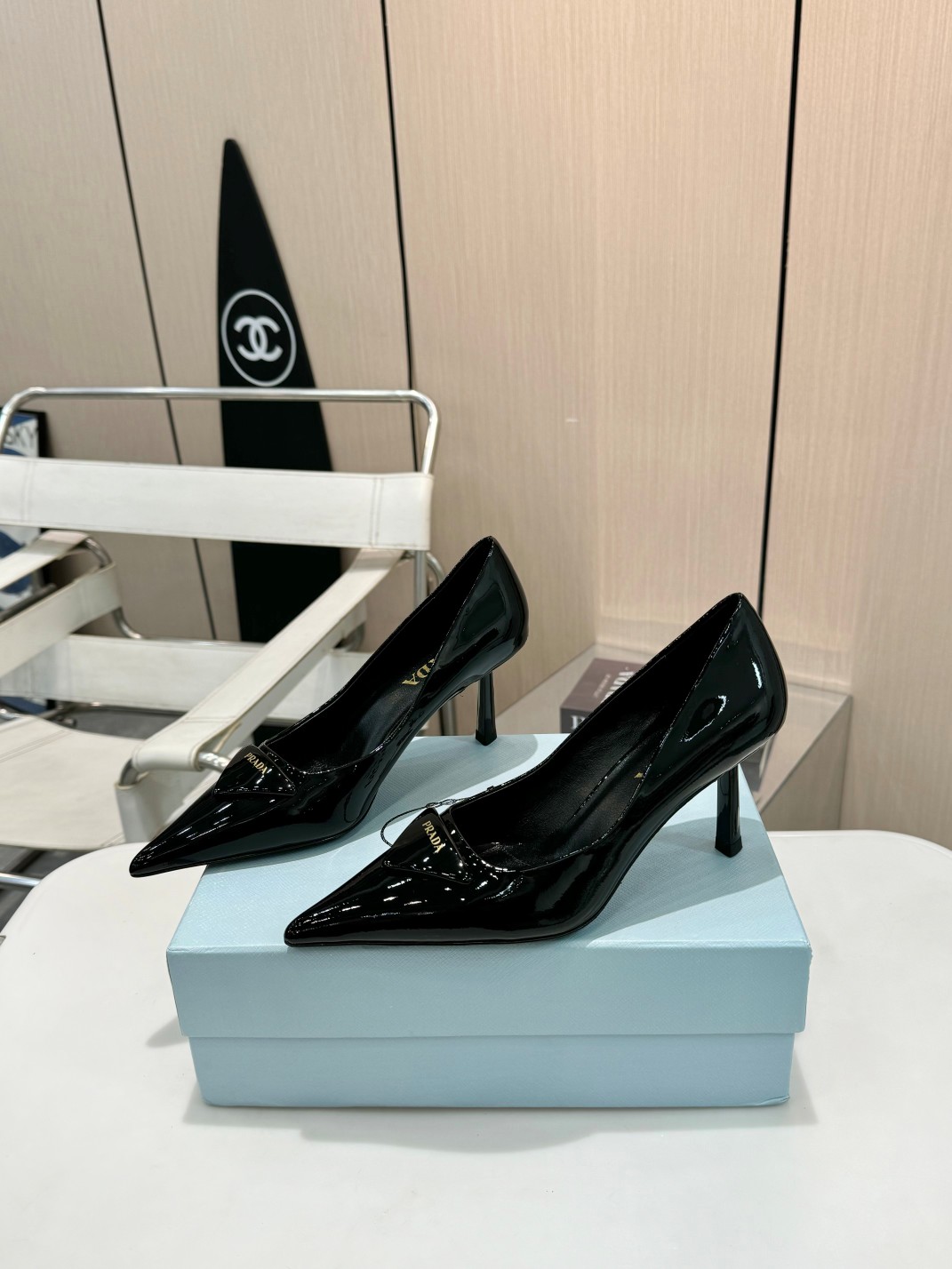 NO:173894,Prada's top version 7.5 high heels launches the latest single shoes of Prada, classic triangle buckle   high heel YYDS series ————— PRADA early spring catwalk Internet celebrity same style 