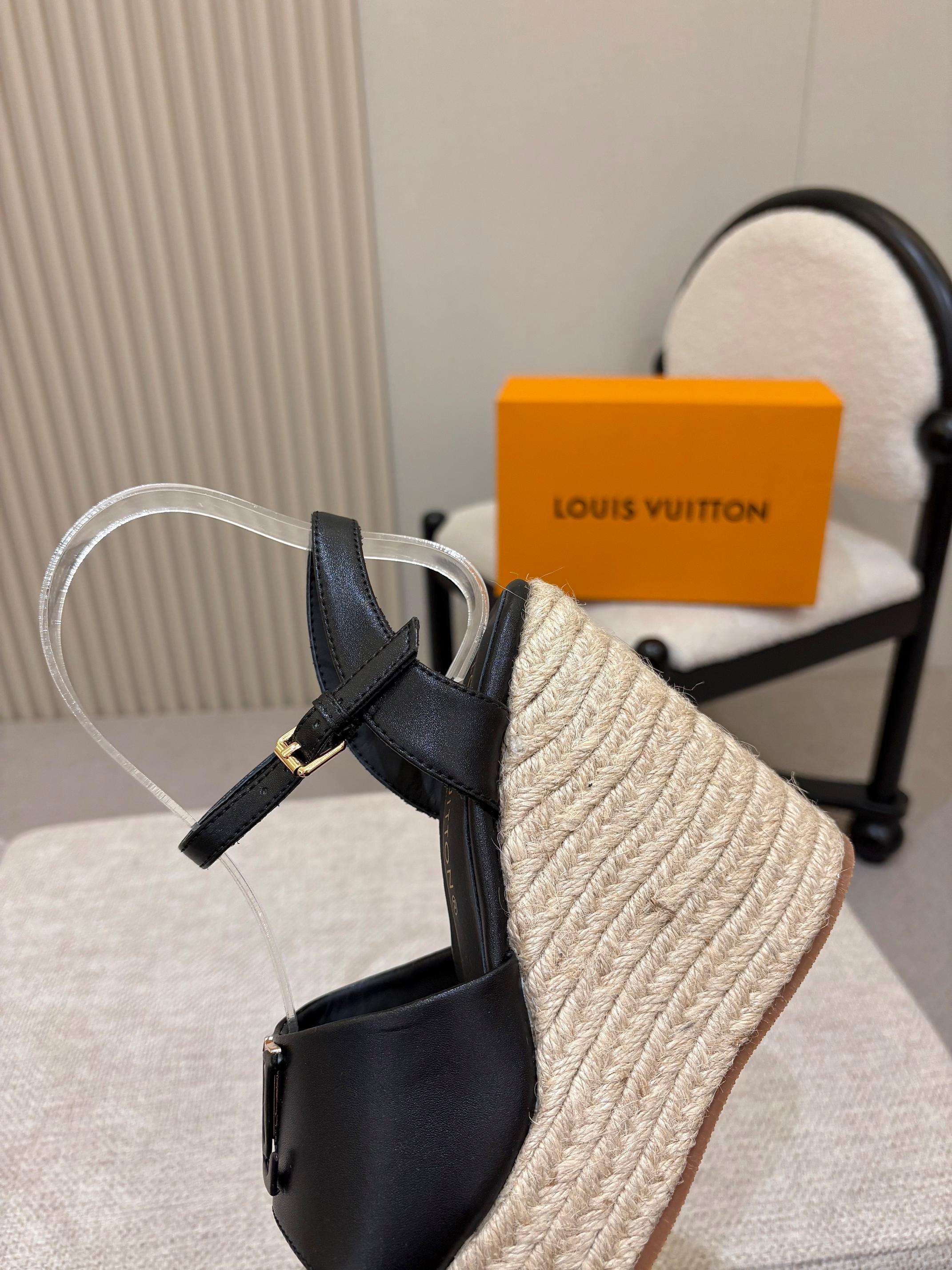 Louis Vuitton Sandals
