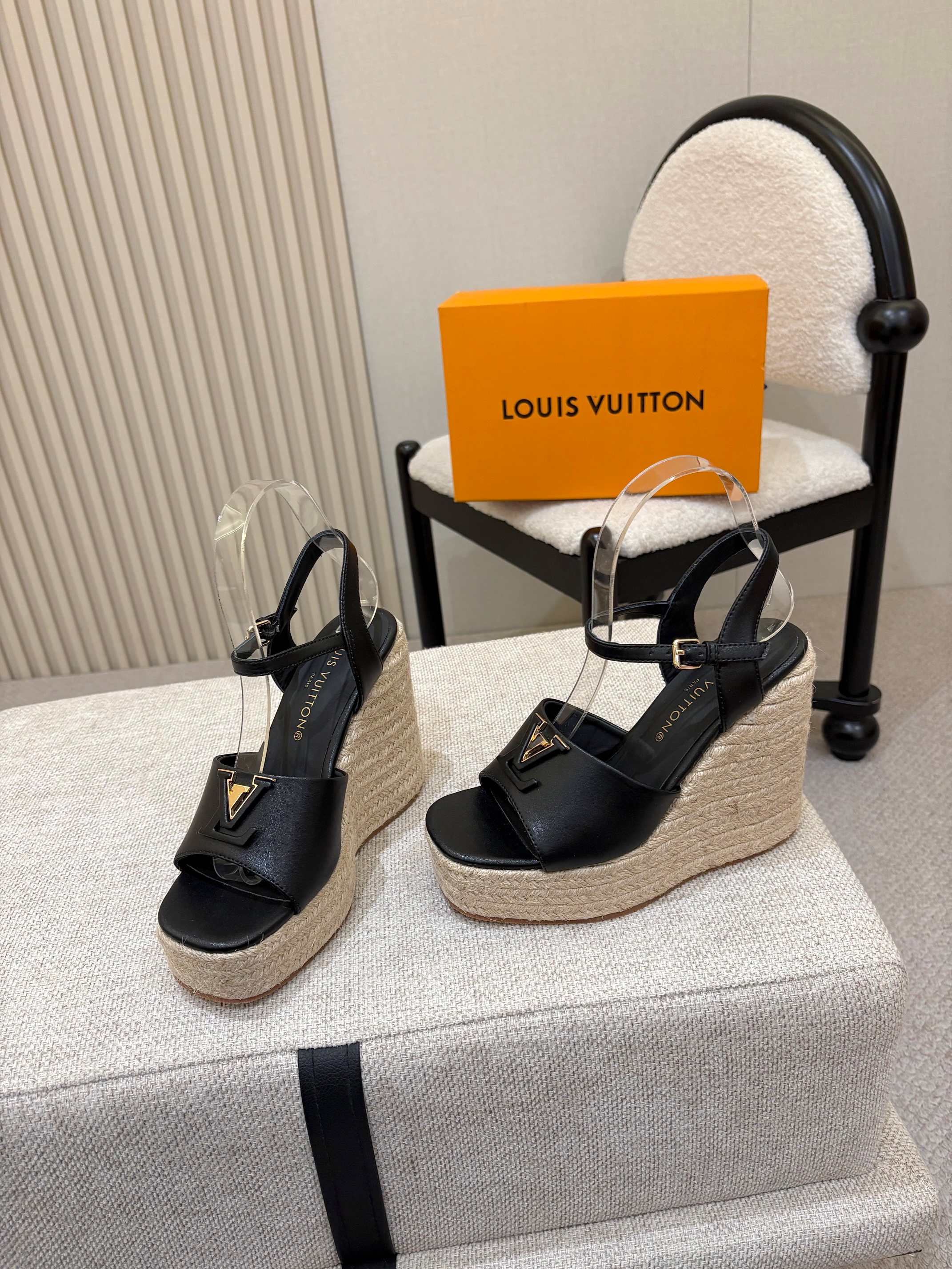 Louis Vuitton Sandals