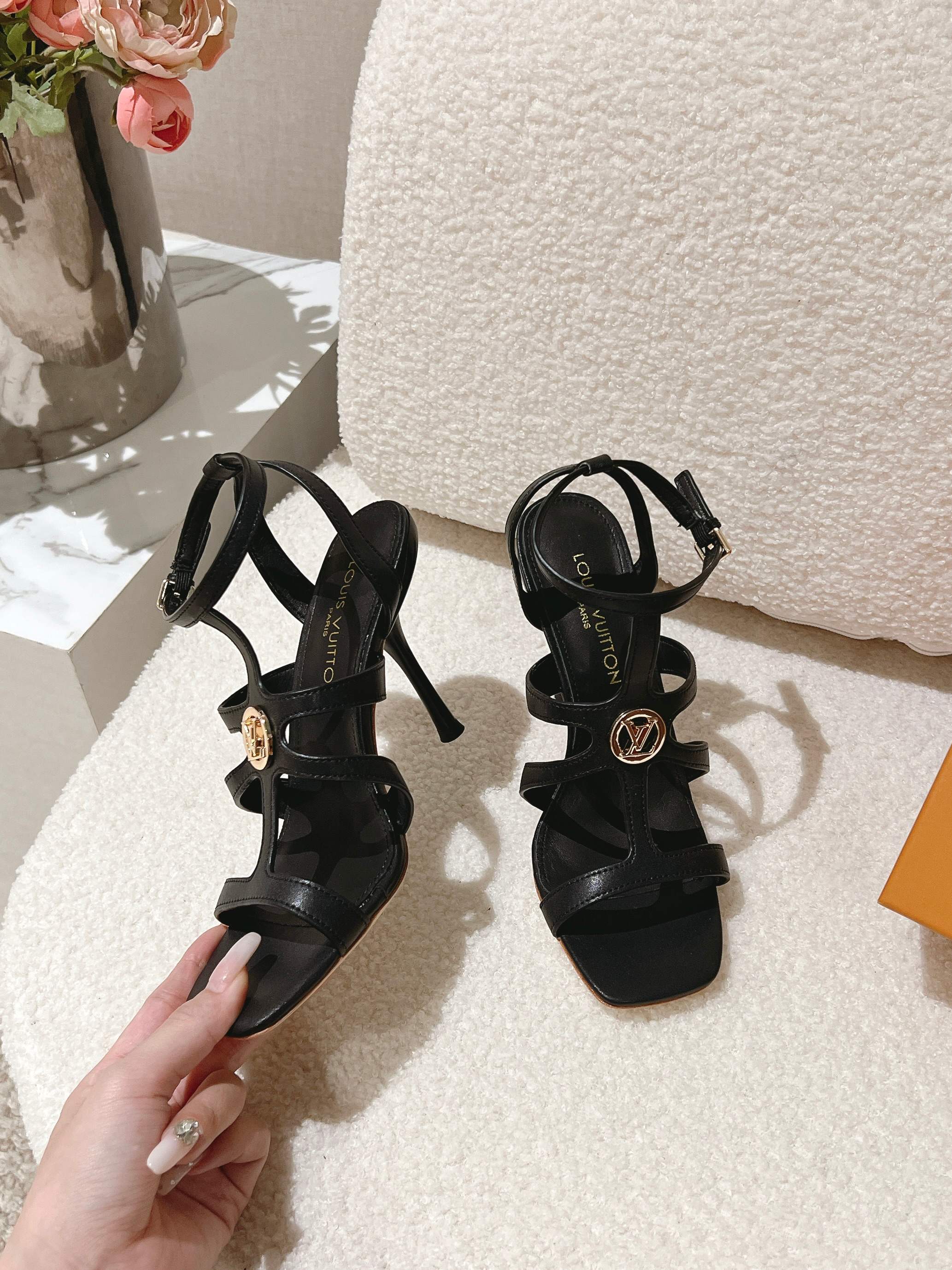 Louis Vuitton Sandals
