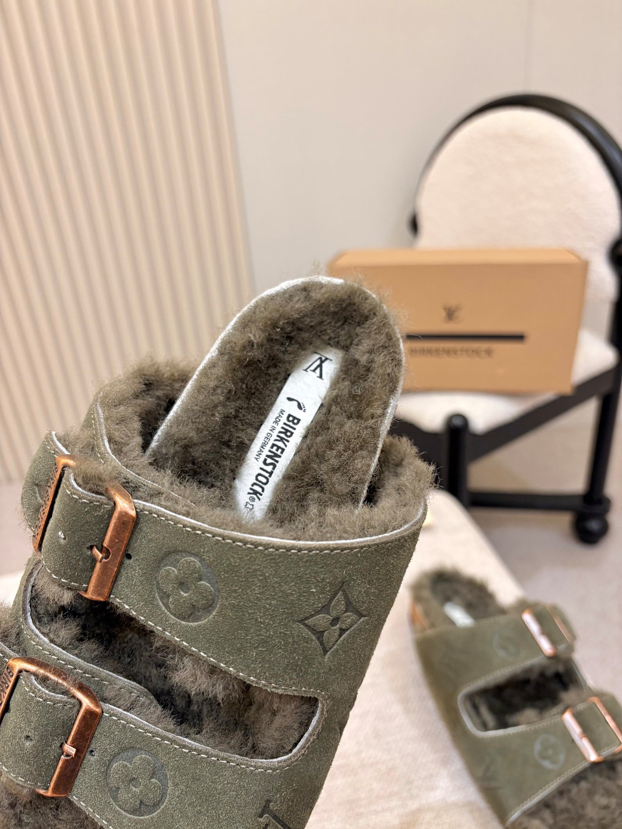 Louis Vuitton Slides