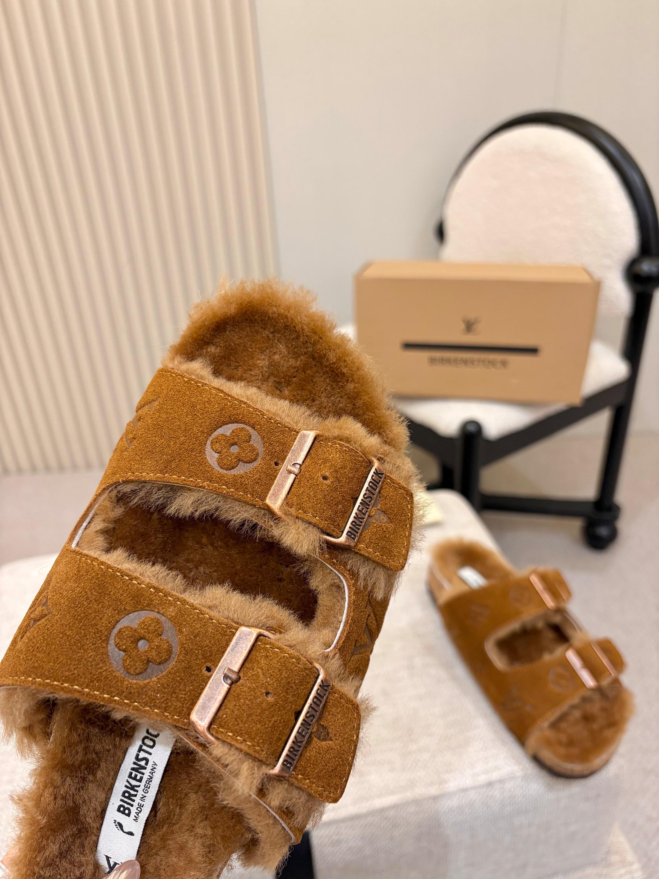 Louis Vuitton Slides