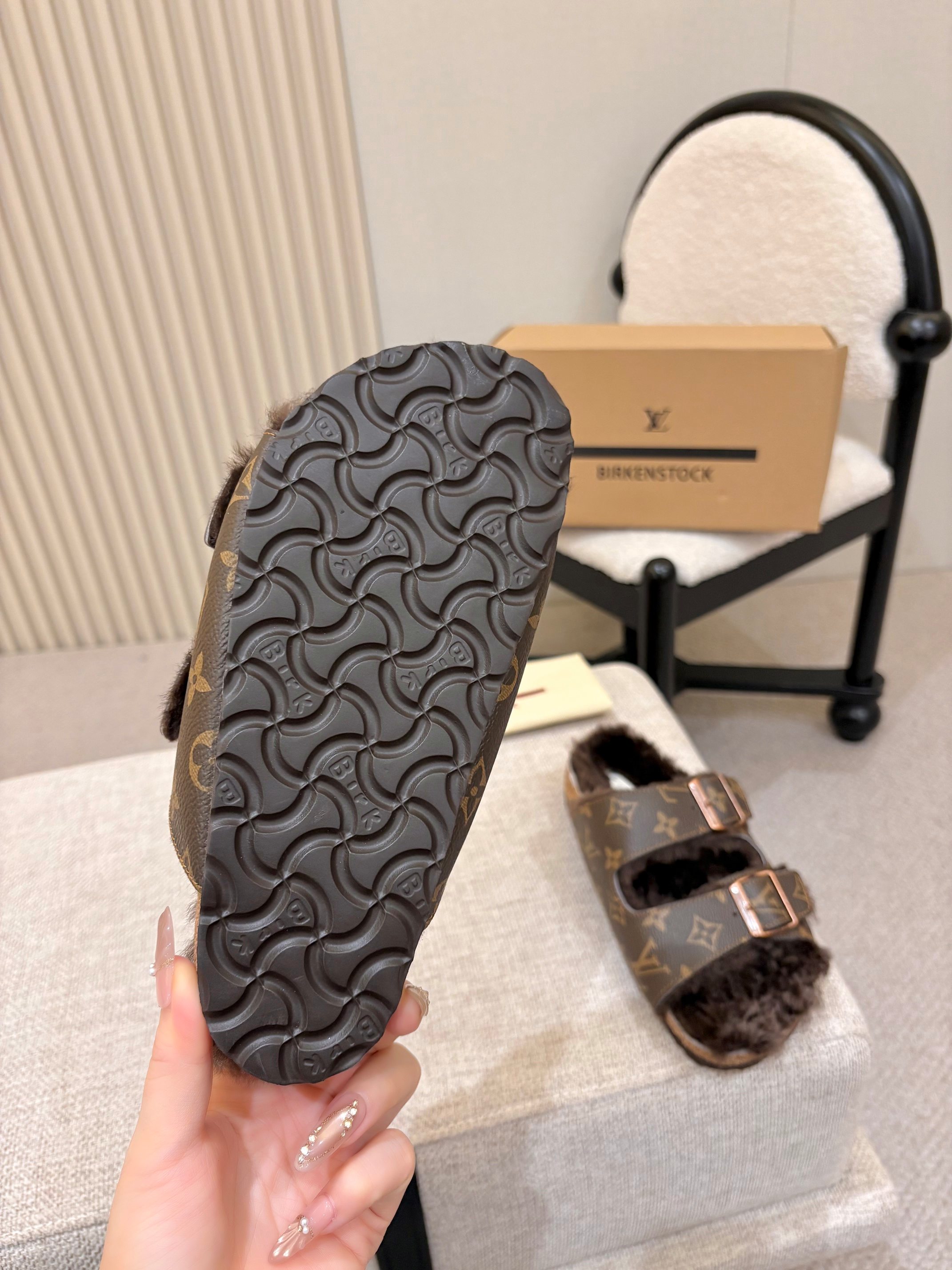 Louis Vuitton Slides