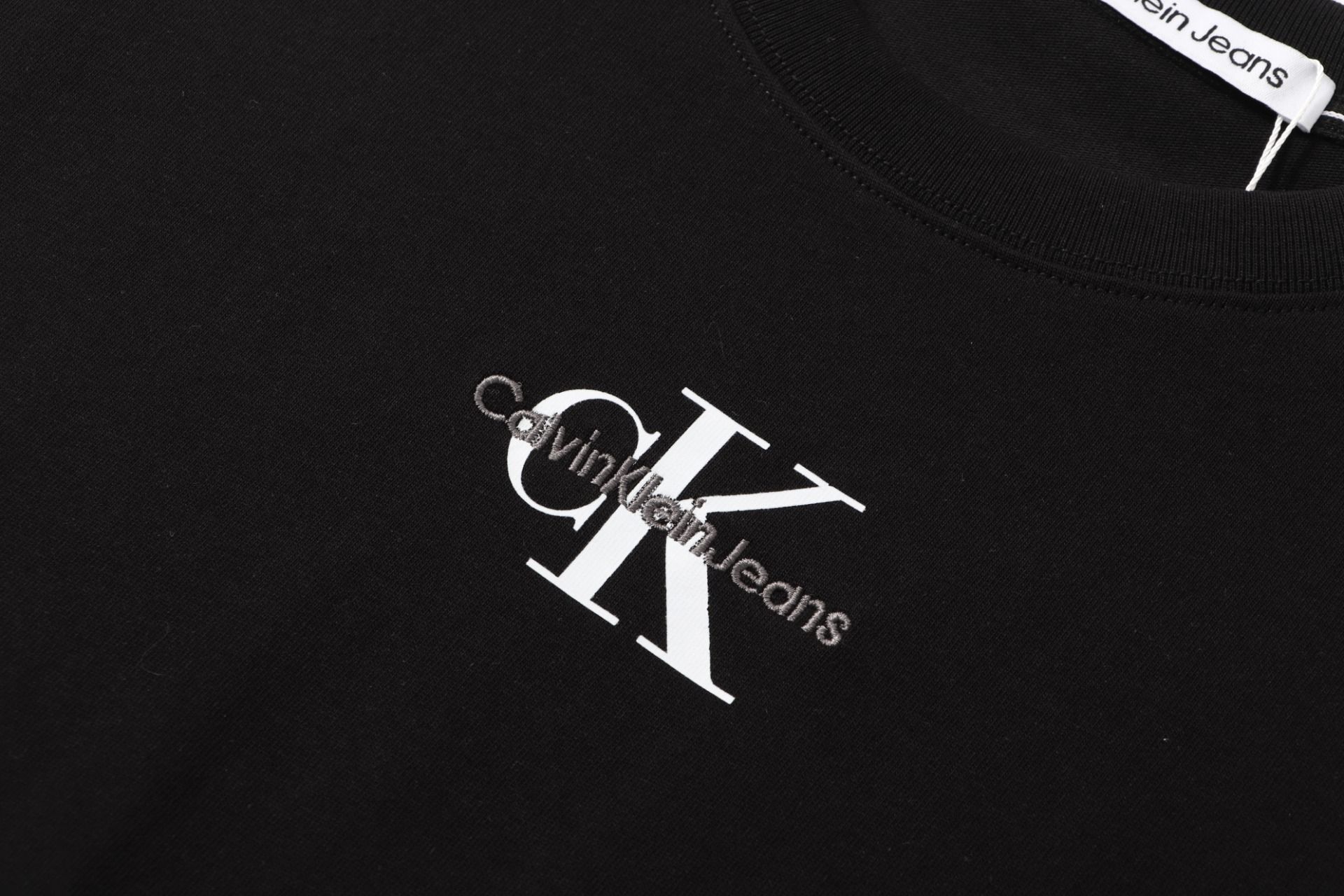 Calvin klein 26ss CK logo 短袖 CKass*春夏款 字母刺绣 印花个性logo Calvin klein 26ss CK logo 短袖 CKass*春夏款 字母刺绣 印花个性logo