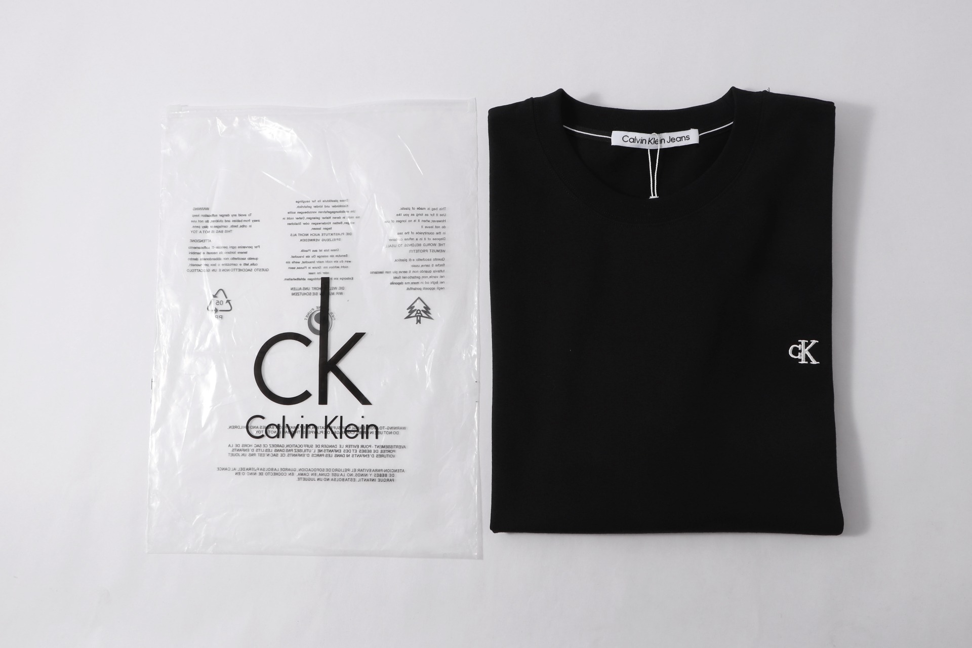 Calvin klein 26ss CK logo 短袖 CKass*春夏款 字母刺绣 个性logo