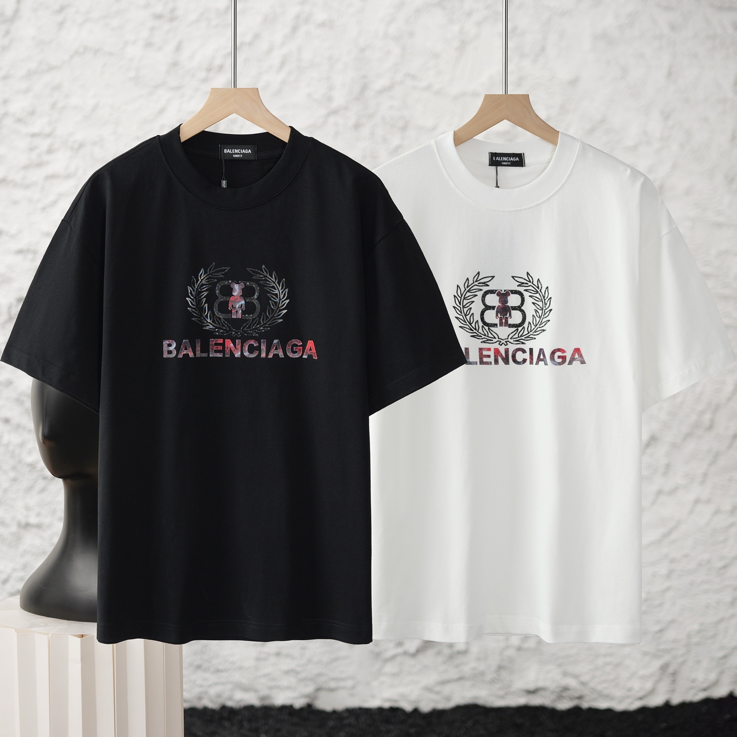 P80 BALENCIAGA El sitio web oficial de Balenciaga tiene tres estándares completos y sincronizados (gran cantidad a larg…