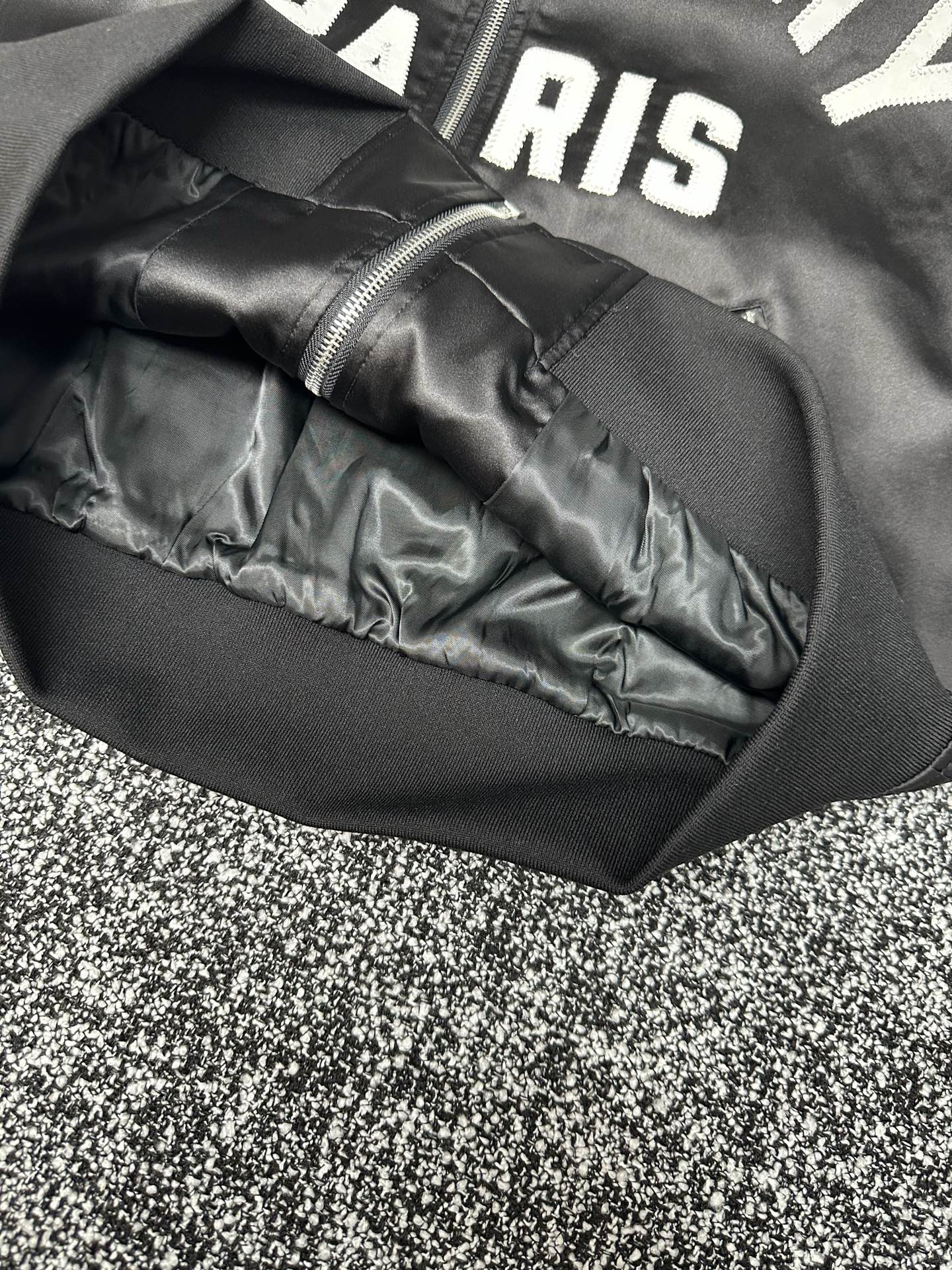 Givenchy Paris Logo Zip-Up Ribbed Aviator Jacket Blouson Coat Outwear 9 i1760188965946 4284 0 7