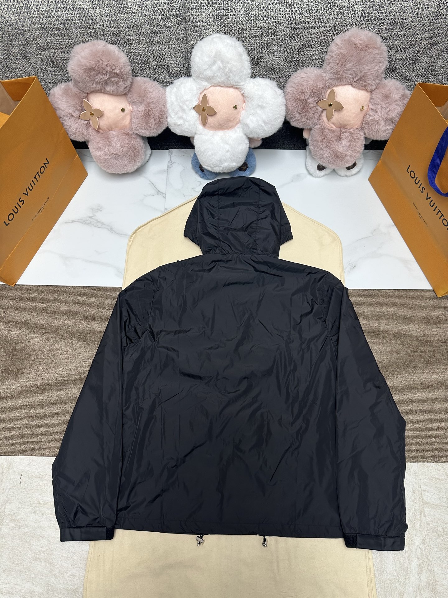 Alternative view of Cap 10039