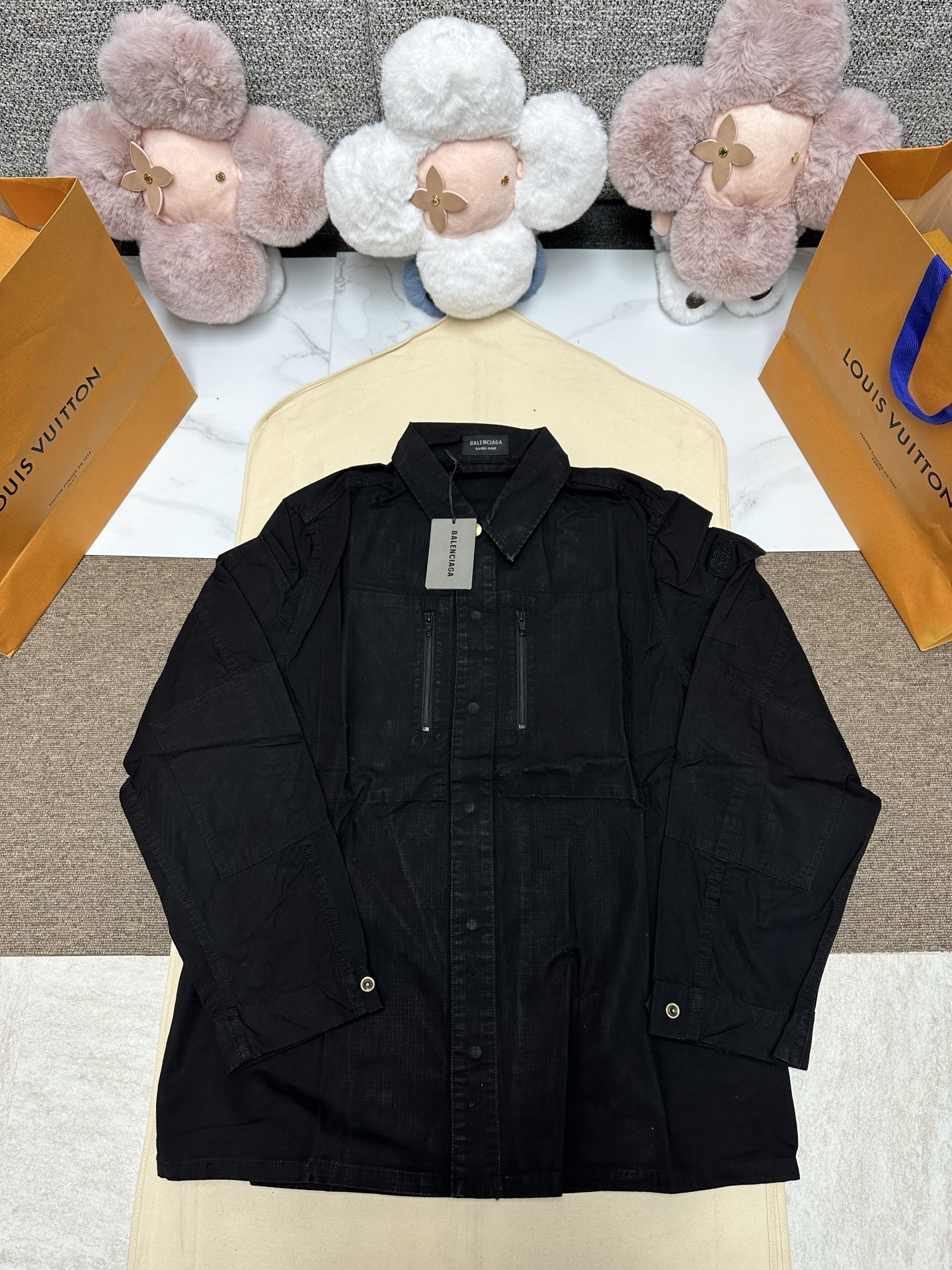 NO:628185,Blcg 25 new solid color single-breasted zipper long-sleeved jacket, loose fit, high version!  SizeS.M.L.XL.,,jackets & coats,jackets & coats,alexander wang19860909Blcg 25新款纯色单排扣拉链长袖夹克外套,宽松版型 高版本！ SizeS.M.L.XL.,,jackets & coats,jackets & coats,alexander wang,Men's clothing