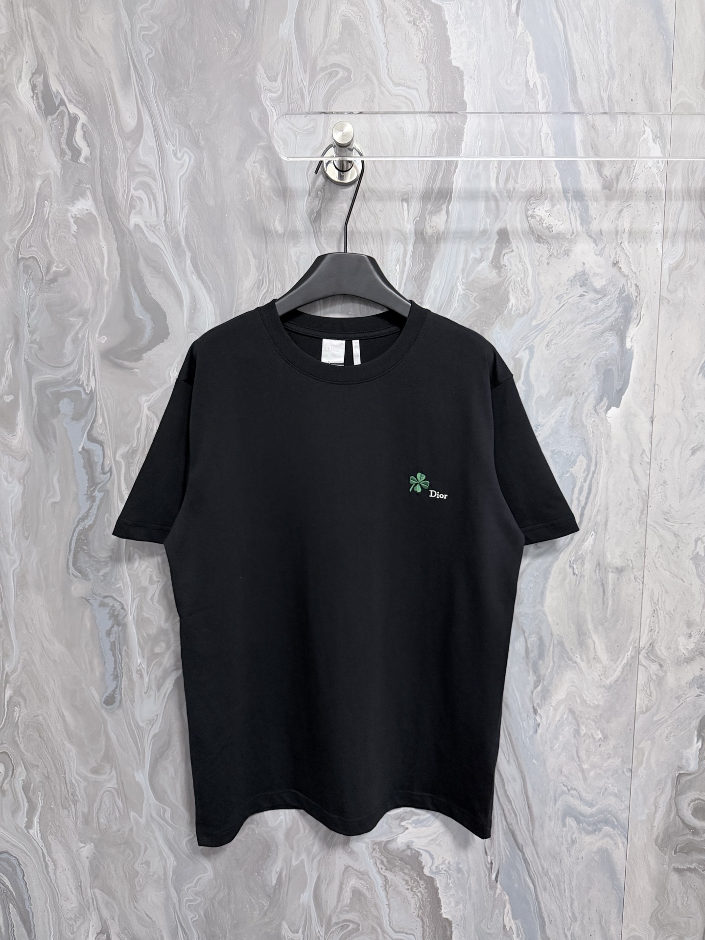 @110 Di0r 25 nueva camiseta de corte regular tejido de jersey de algodón negro bordado gráfico Dior Clover Jonathan And…