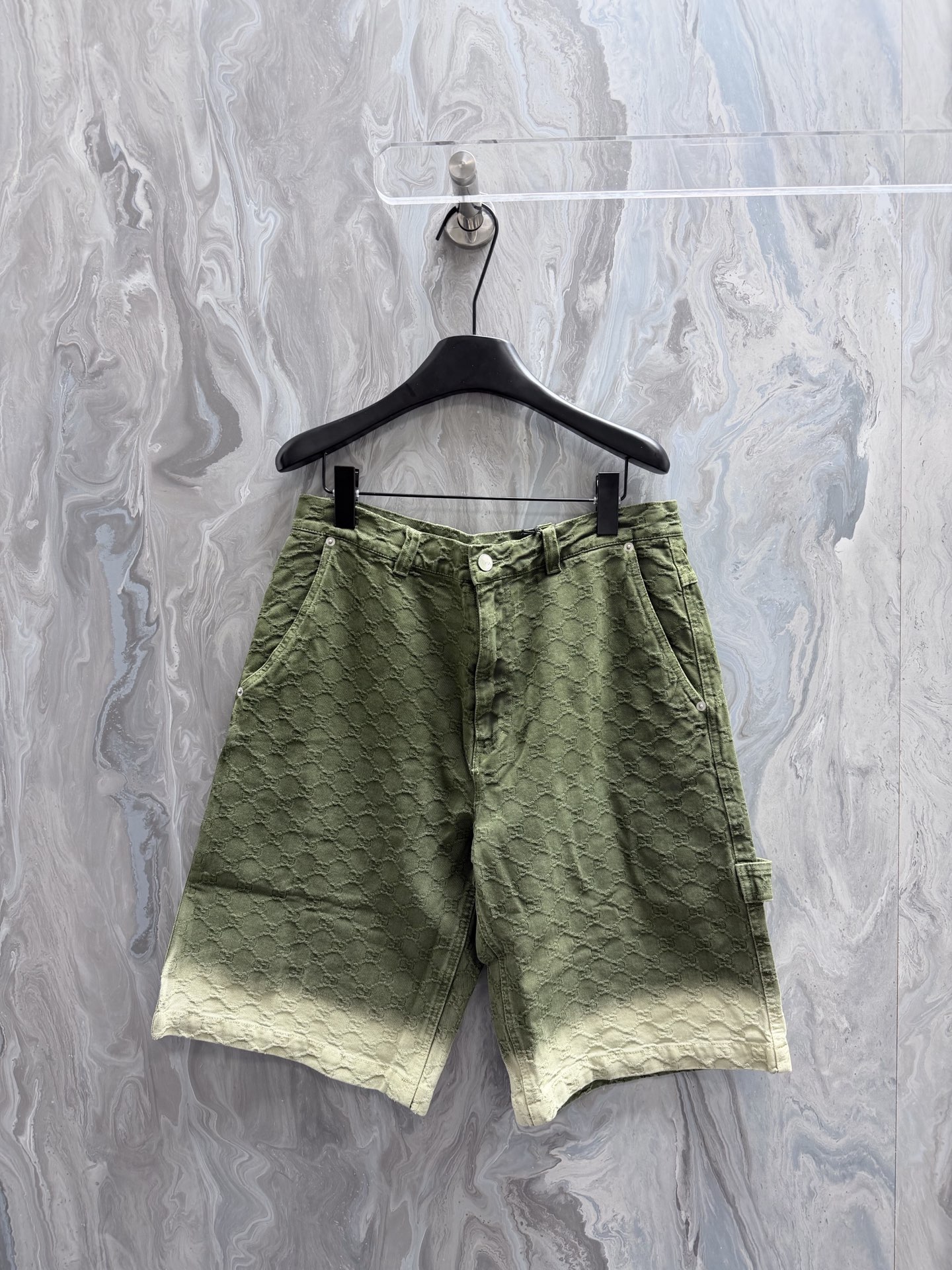 @205 Gucc1 Pantalones cortos casuales de corte recto con gofrado de la nueva temporada de primavera/verano 26, tela jac…