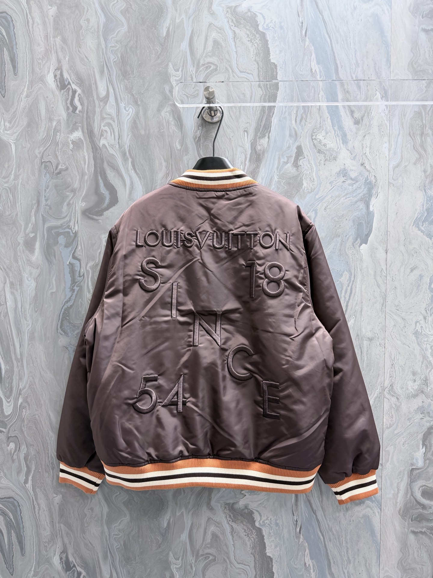 Alternative view of Jacket 10046