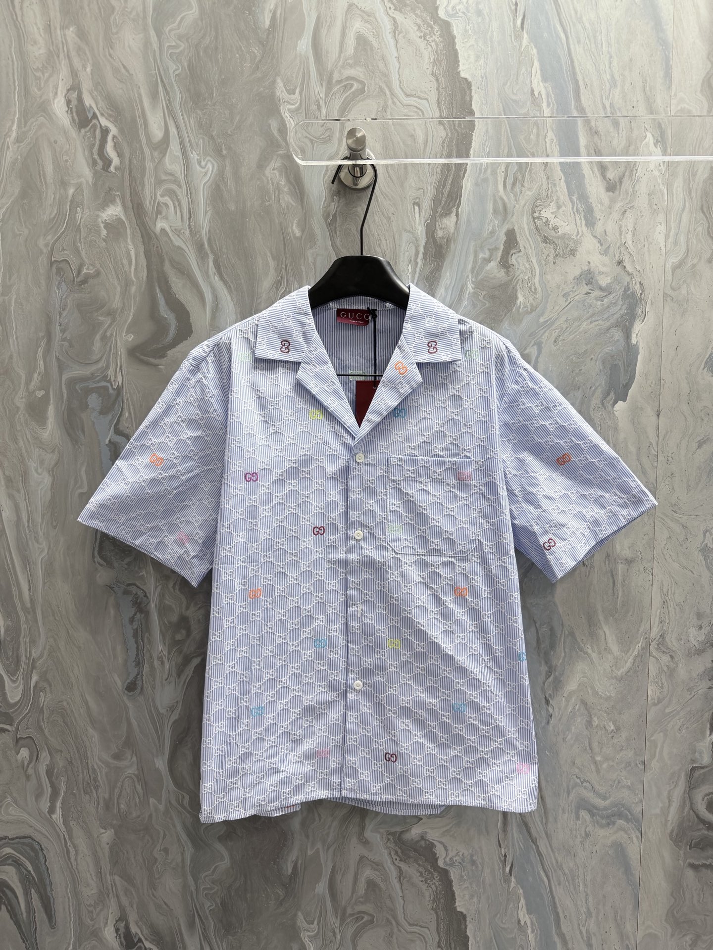 @155Gucc1 Camisa de bolos de algodón a rayas nueva de 26 de Gucci. En la nueva temporada continúa reinterpretando los e…