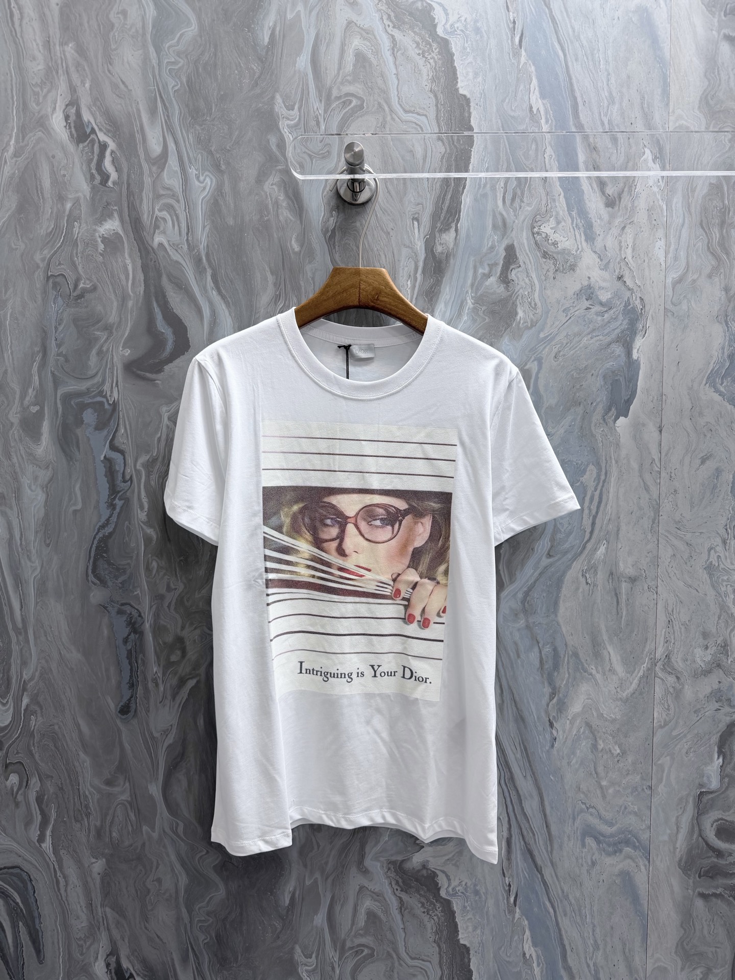 @90Di0r 25 La nueva camiseta Dior Héritage es un nuevo producto de la serie de ropa masculina de otoño de 2025, inspira…