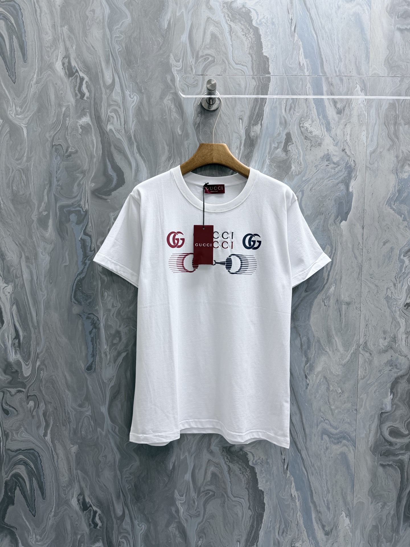 @90Gucc1 Camiseta de corte regular nueva de 26 confeccionada en algodón de punto blanco, adornada con el estampado de d…