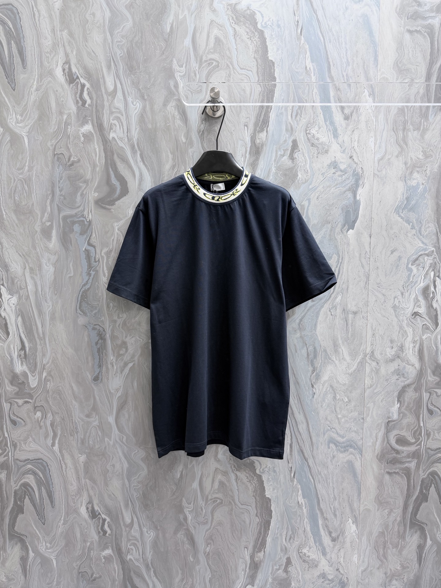 @90Di0r 25 new T-shirt es un nuevo producto de la serie de ropa masculina de otoño 2025, de la serie limitada DIOR AND …