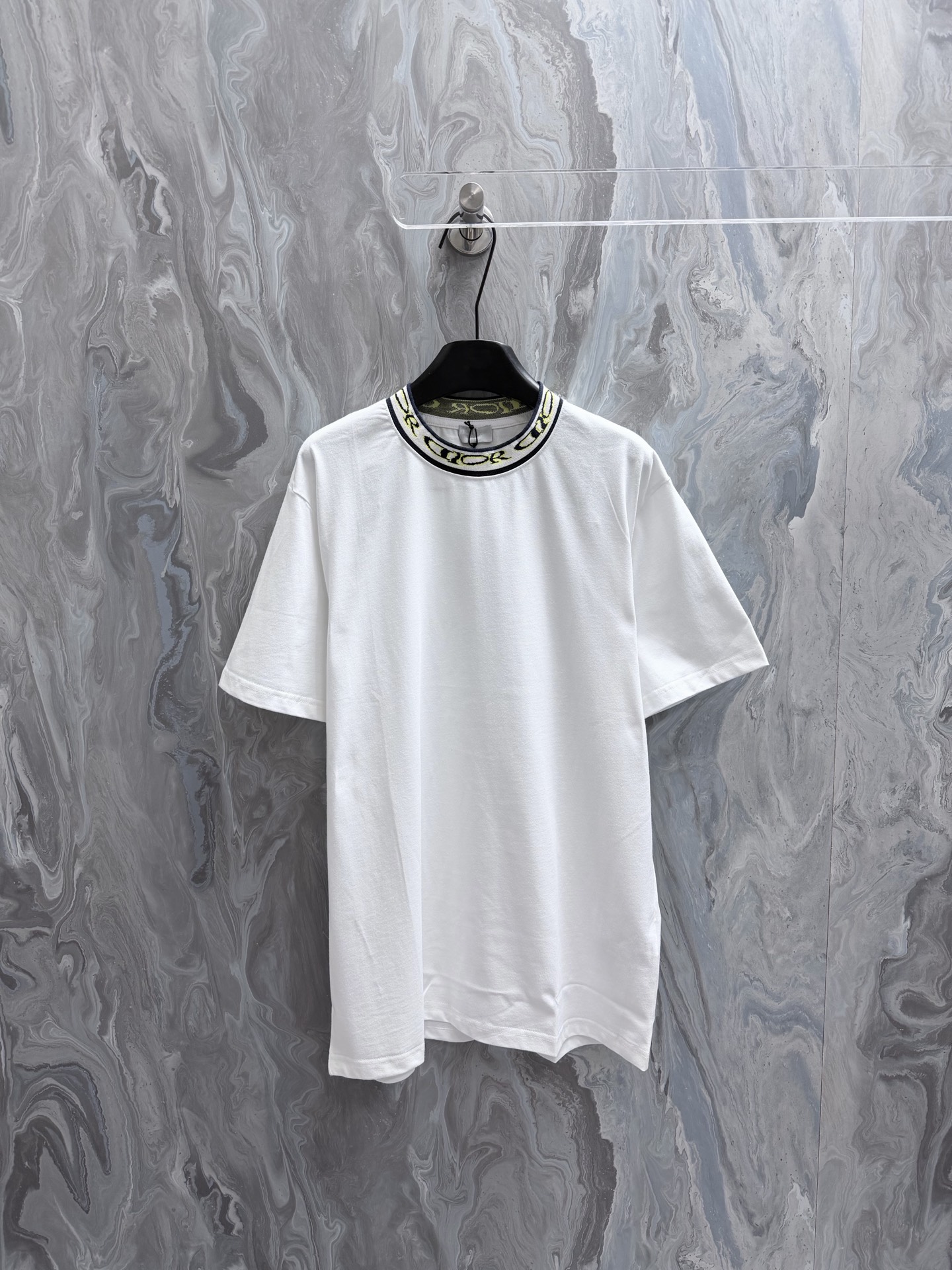 @90Di0r 25 new T-shirt es un nuevo producto de la serie de ropa masculina de otoño 2025, de la serie limitada DIOR AND …