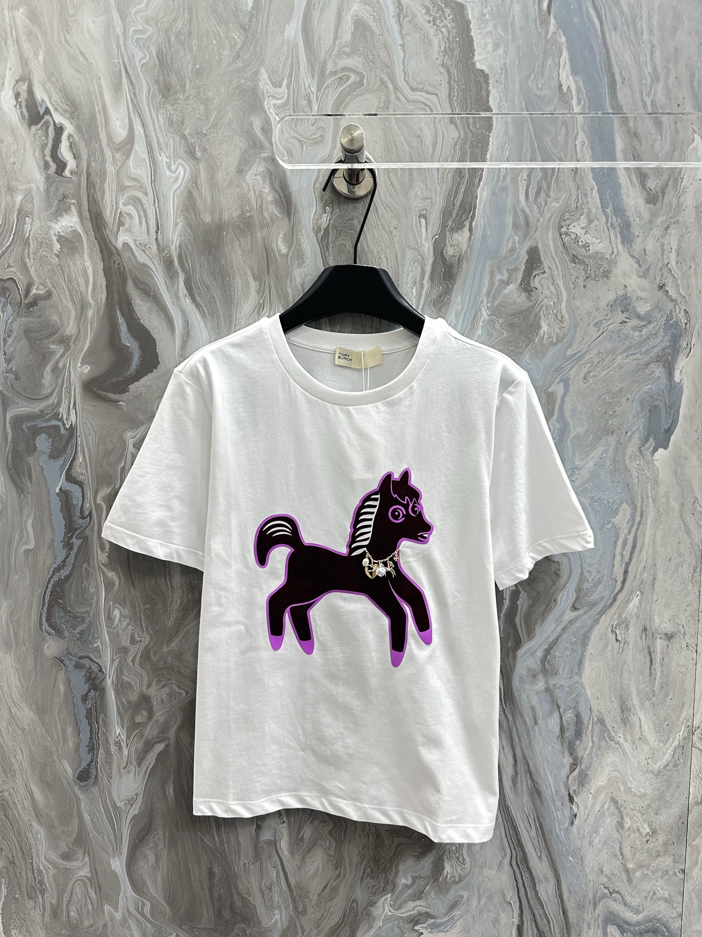 @140TORY Nueva colección especial del Año del Caballo 26, camiseta de cuello redondo de algodón con estampado de caball…