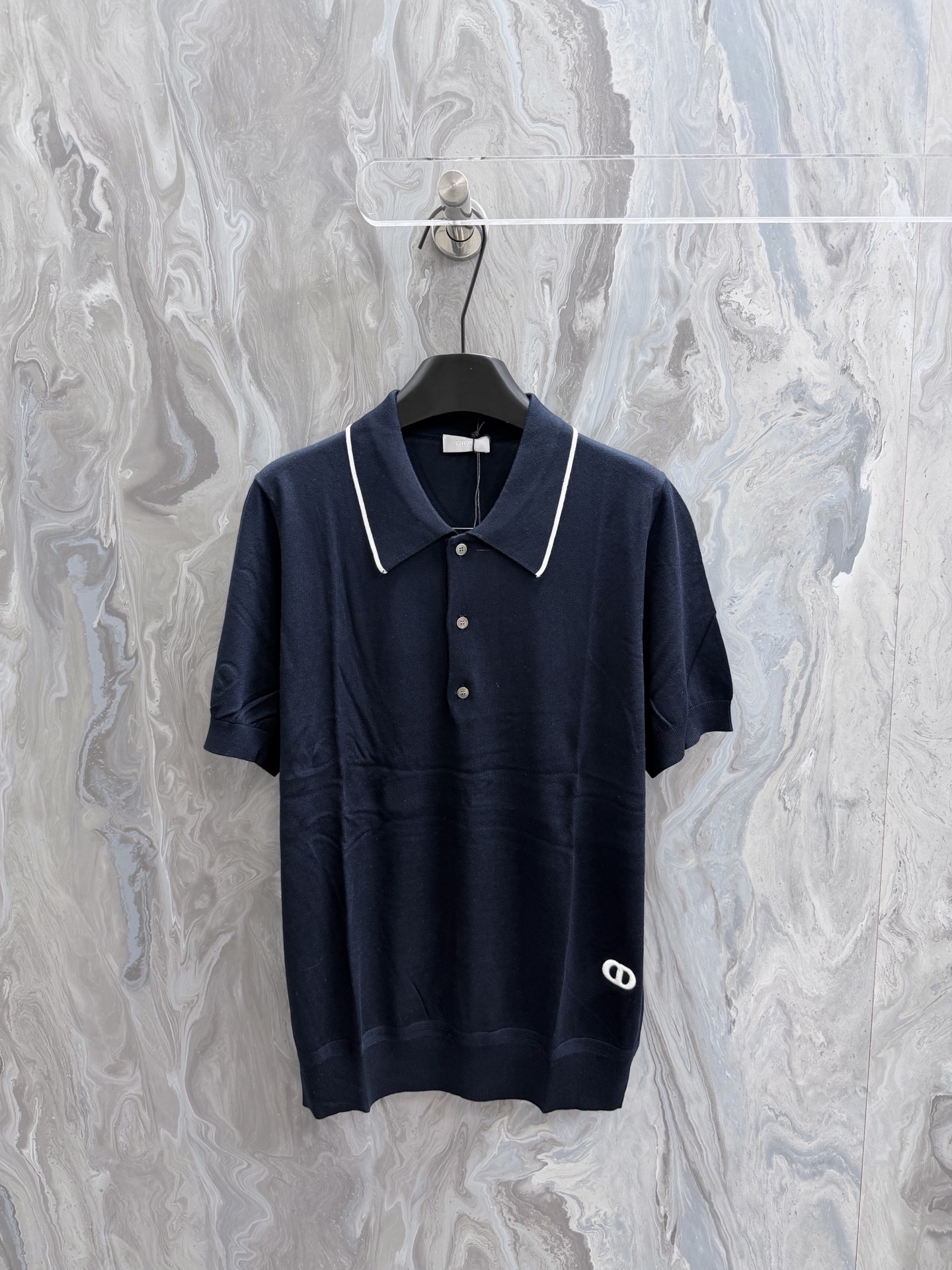 @ 185Di0r 26 El nuevo suéter de manga corta CD Diamond es un nuevo producto de la serie de ropa masculina de otoño de 2…