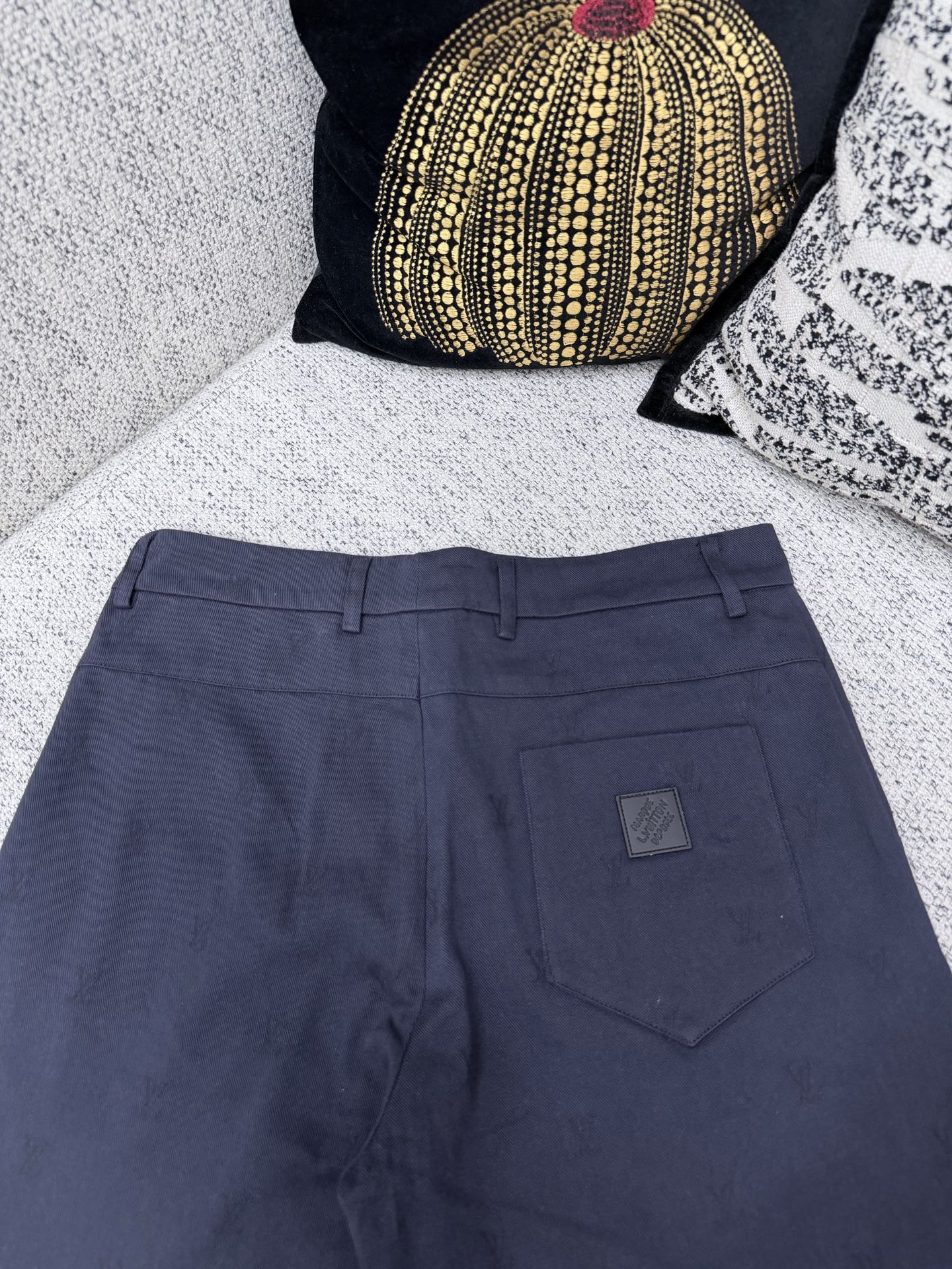 루이비통 26SS 남성 반바지 131760 Louis Vuitton Shorts 썸네일 이미지