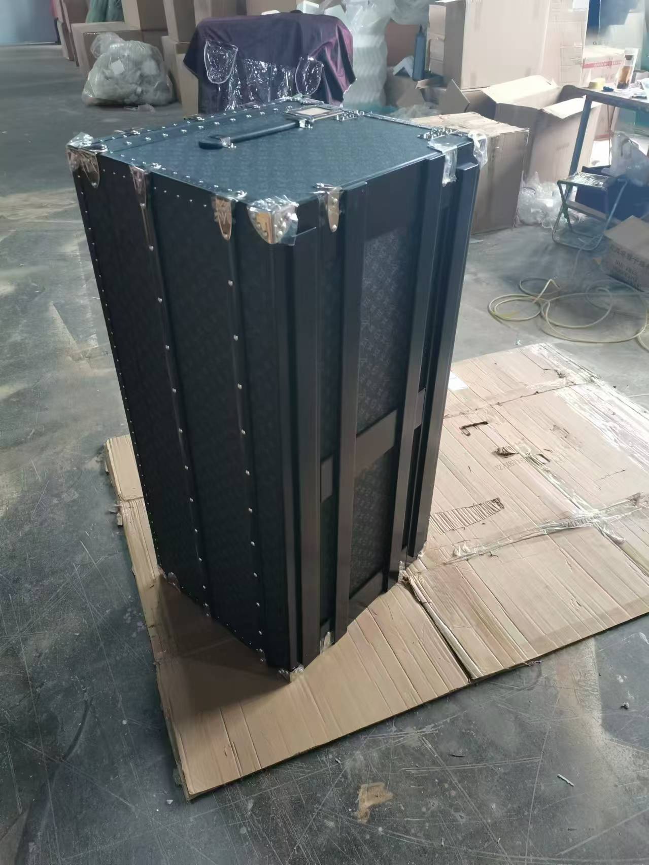 Tea table. Open the drawer. Black flower. Delivery shot - 图片 4