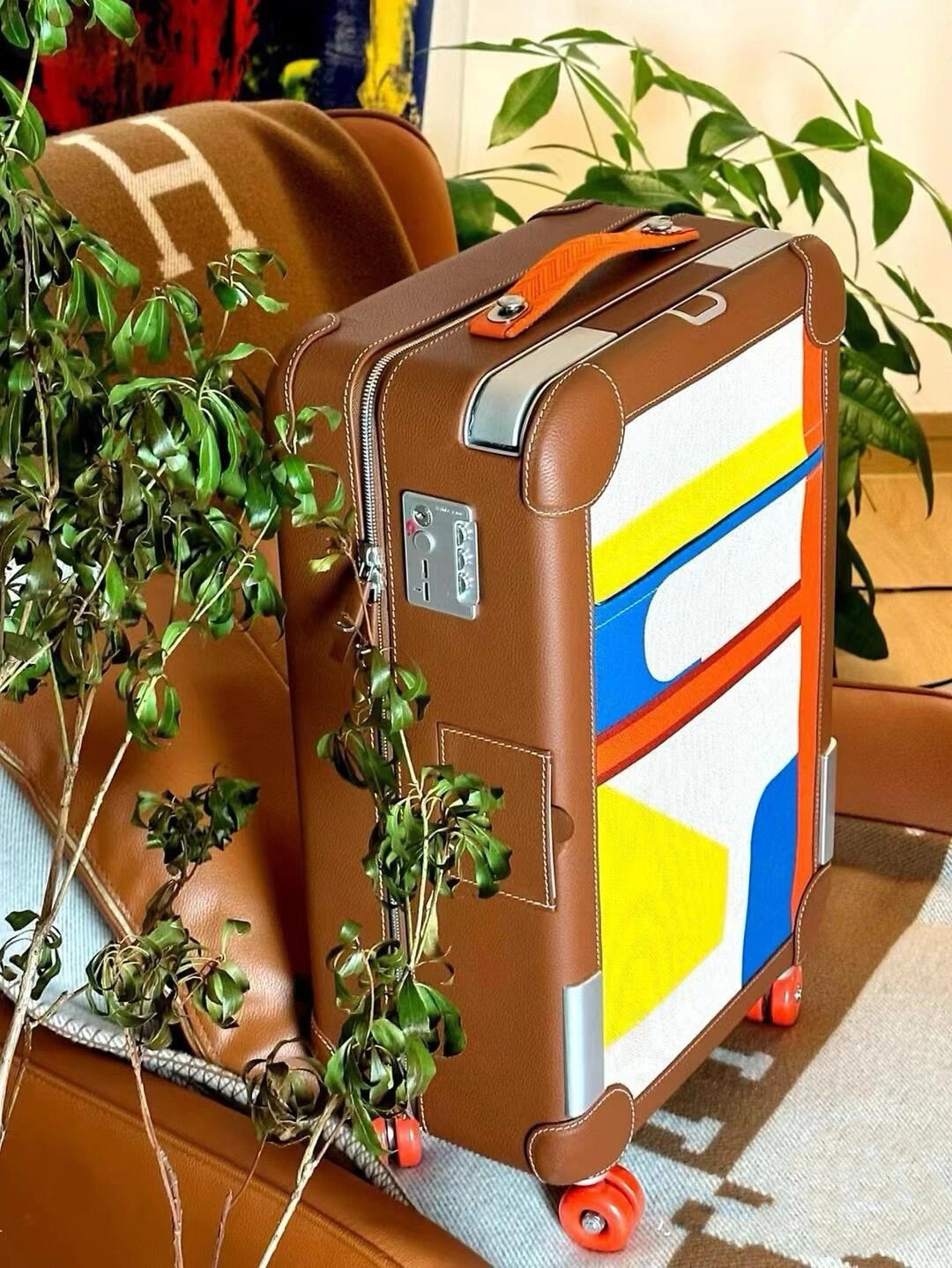 R.M.S. Elmar S. Travel Van: Stylish Luggage Solutions for Your Journey