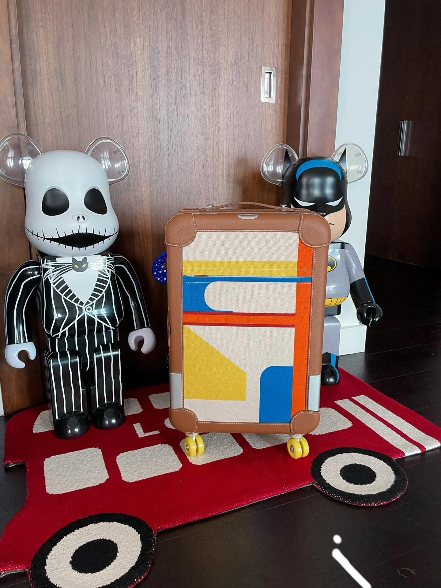 R.M.S. Elmar S. Travel Van: Stylish Luggage Solutions for Your Journey - 图片 5