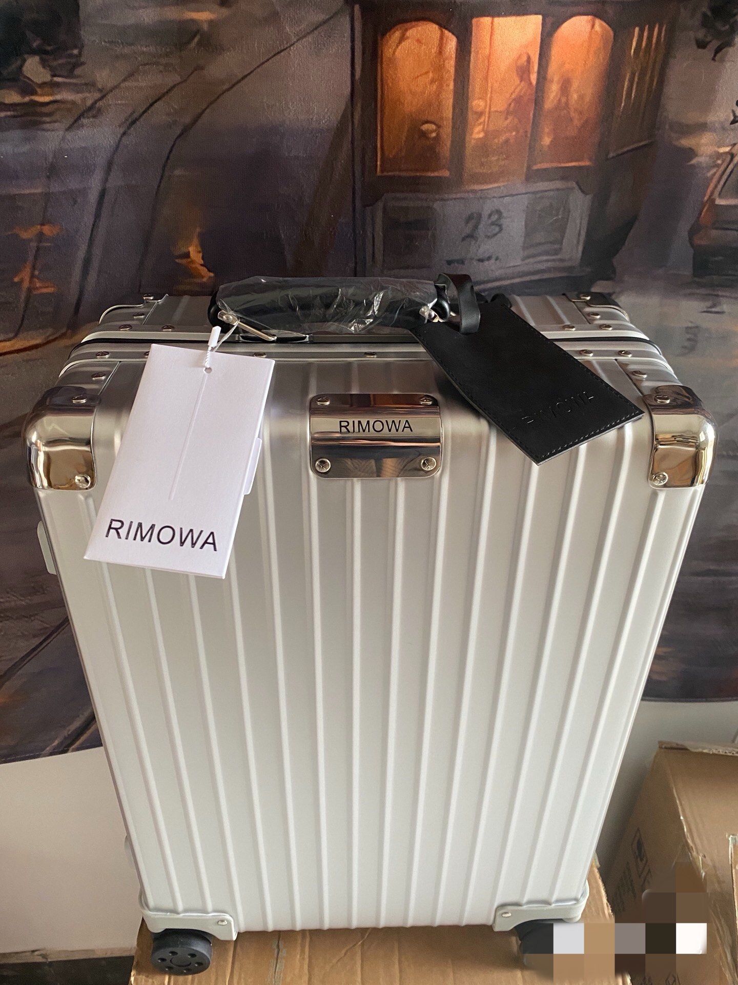 Japanese Globe Aluminum Magnesium Alloy Suitcase with Silent Wheels and TSA Lock - 图片 5