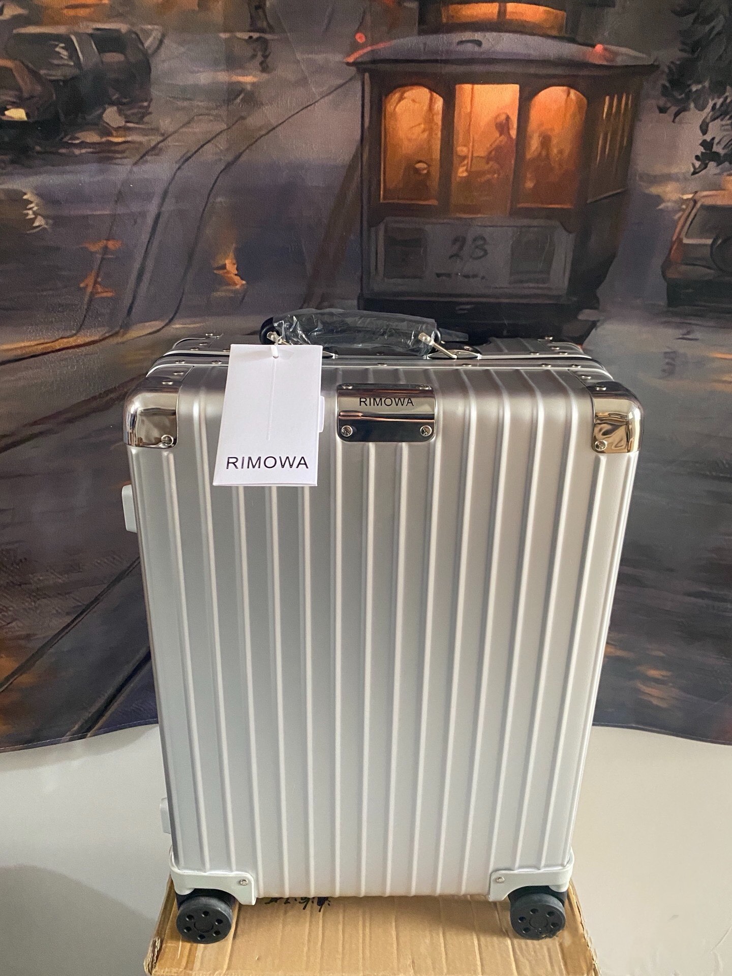 Japanese Globe Aluminum Magnesium Alloy Suitcase with Silent Wheels and TSA Lock