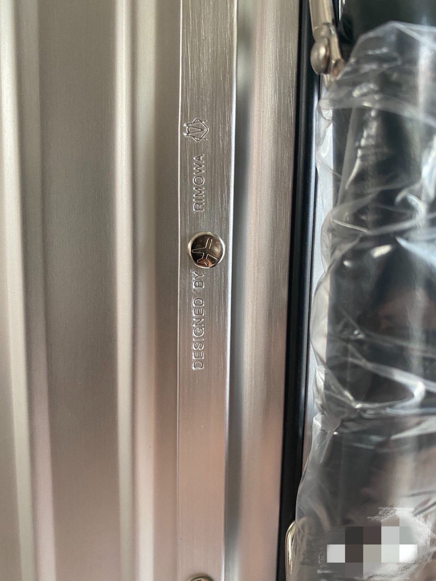 Japanese Globe Aluminum Magnesium Alloy Suitcase with Silent Wheels and TSA Lock - 图片 4