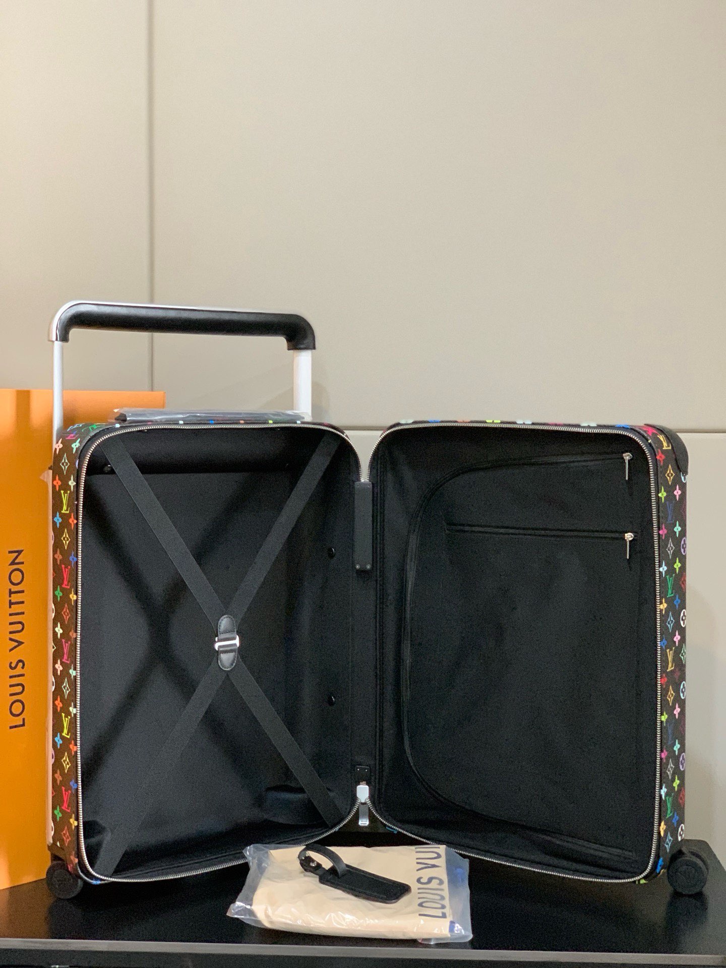 Ass Louis V.D. Horizon Four-Wheel Pole Box: Premium Features and Beautiful Price - 图片 8