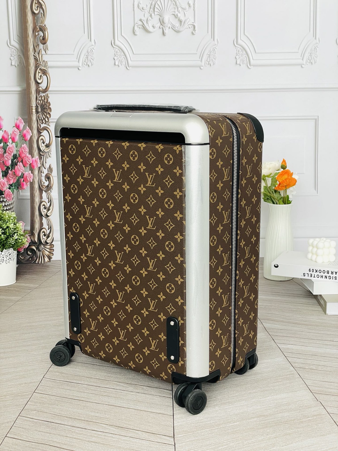 Ass Louis V.D. Four-wheel Pole Box with Unique Features and Elegant Design - 图片 4