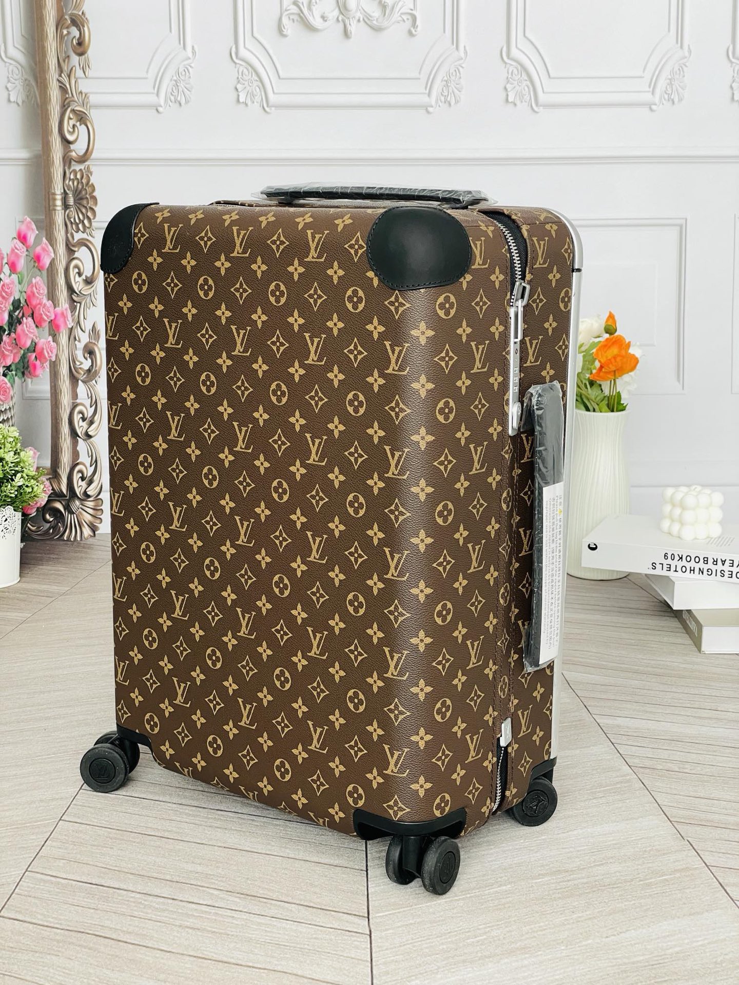 Ass Louis V.D. Four-wheel Pole Box with Unique Features and Elegant Design - 图片 3