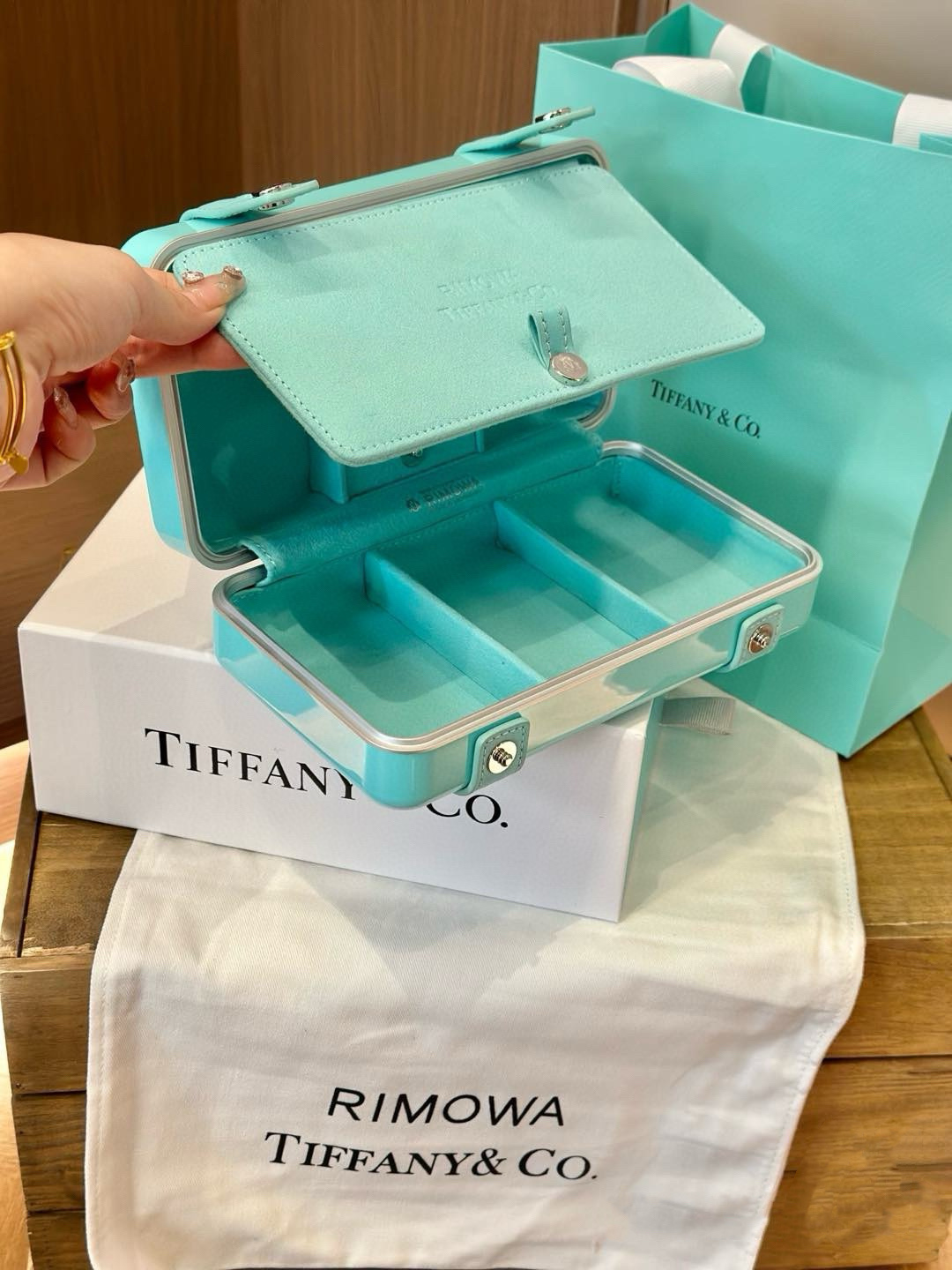 RIMOWA Zmova Tiffany. We’ll take the jewelry box. Dimensions: 20*11*6 cm - 图片 5