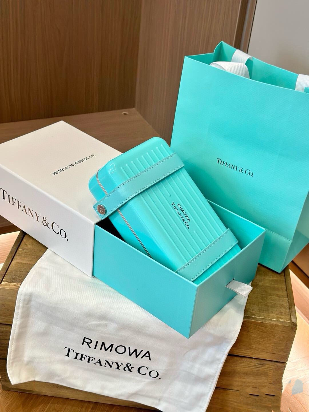 RIMOWA Zmova Tiffany. We’ll take the jewelry box. Dimensions: 20*11*6 cm