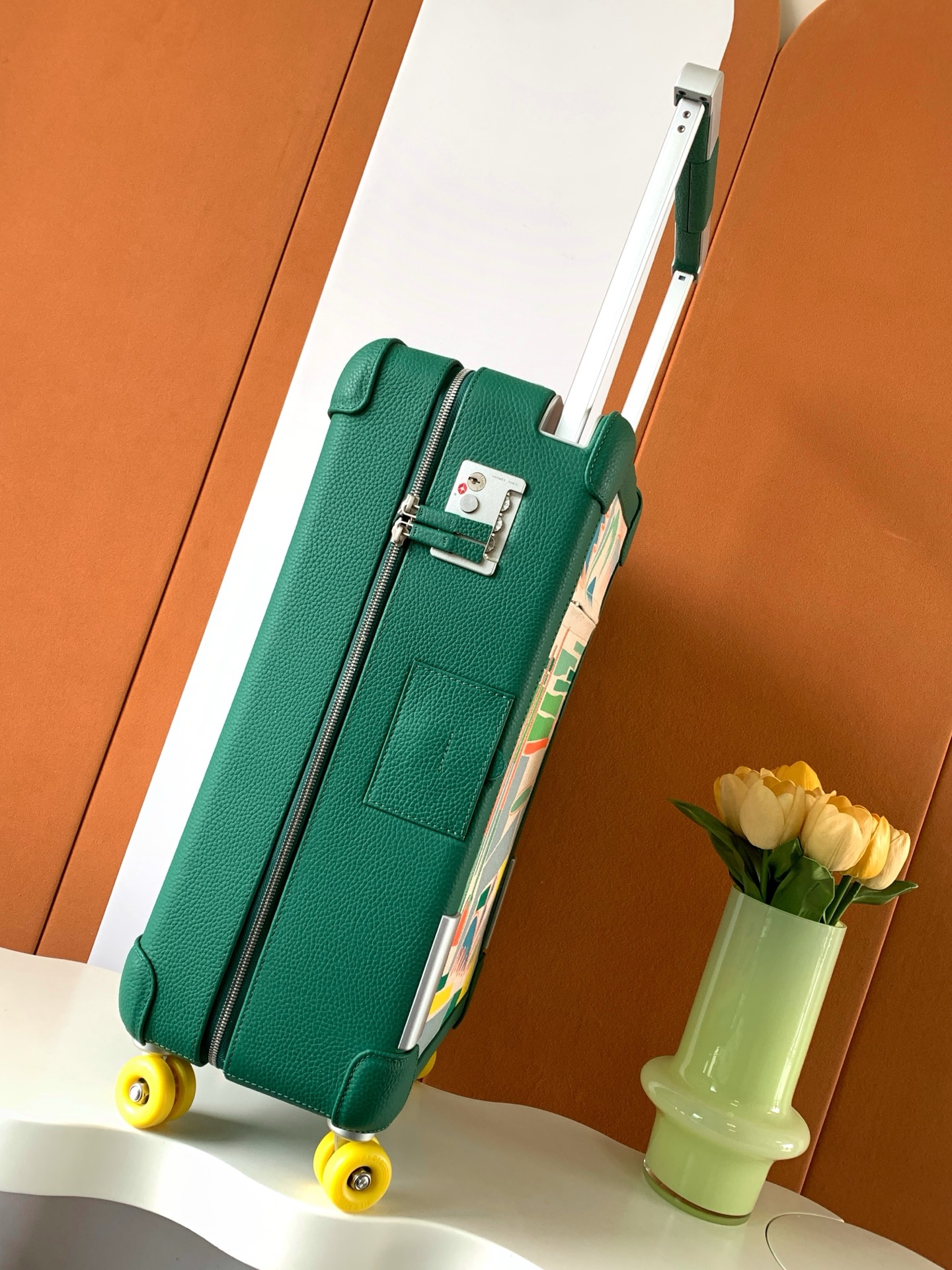 R.M.S. Elmar S. Travel Vans: Stylish Luggage Boxes for Adventurous Journeys - 图片 3