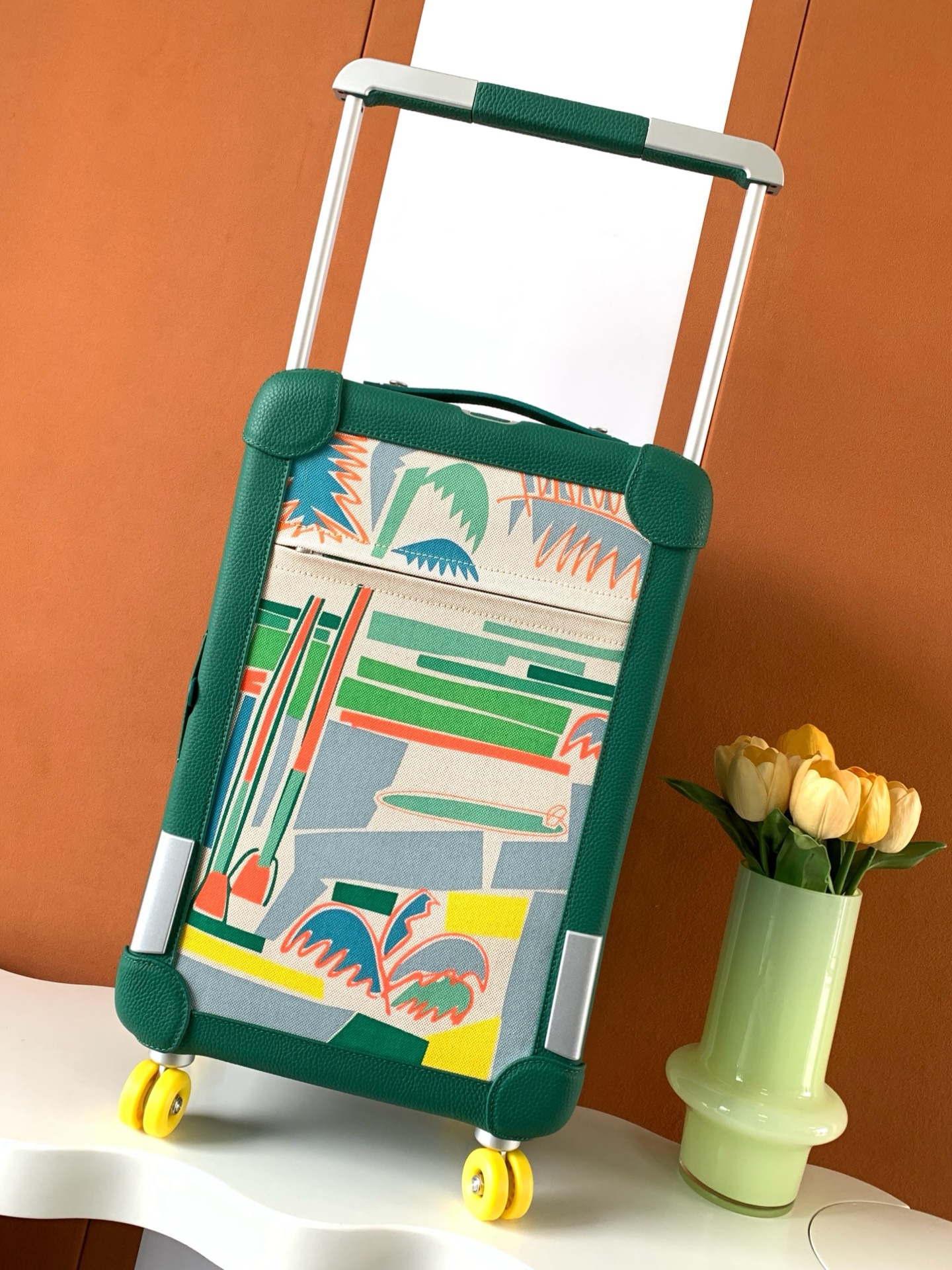 R.M.S. Elmar S. Travel Vans: Stylish Luggage Boxes for Adventurous Journeys - 图片 2