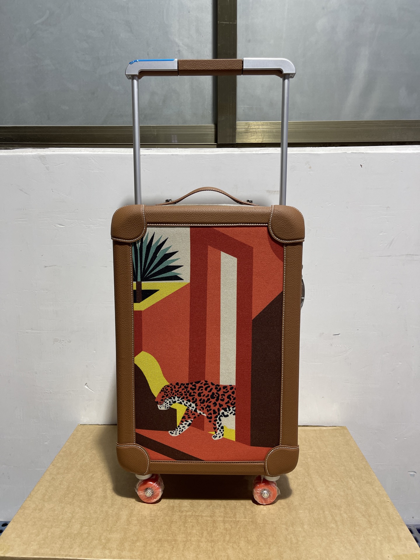 R.M.S. Elmar S. Travel Vans and Luggage Boxes: Enhance Your Journey with Style! - 图片 1