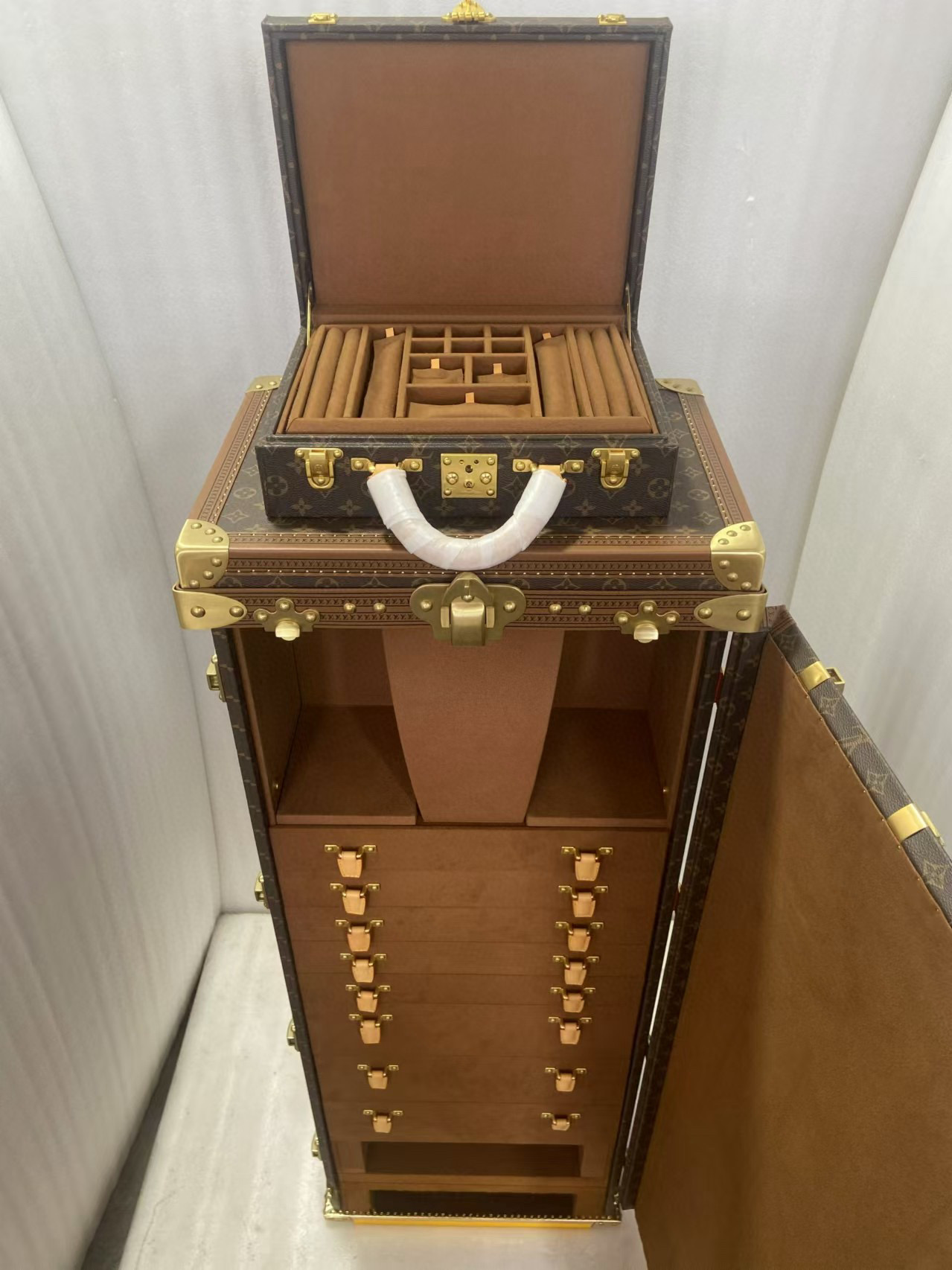 NO:617269,jewelry cabinet,19860909珠宝柜子,,luggage