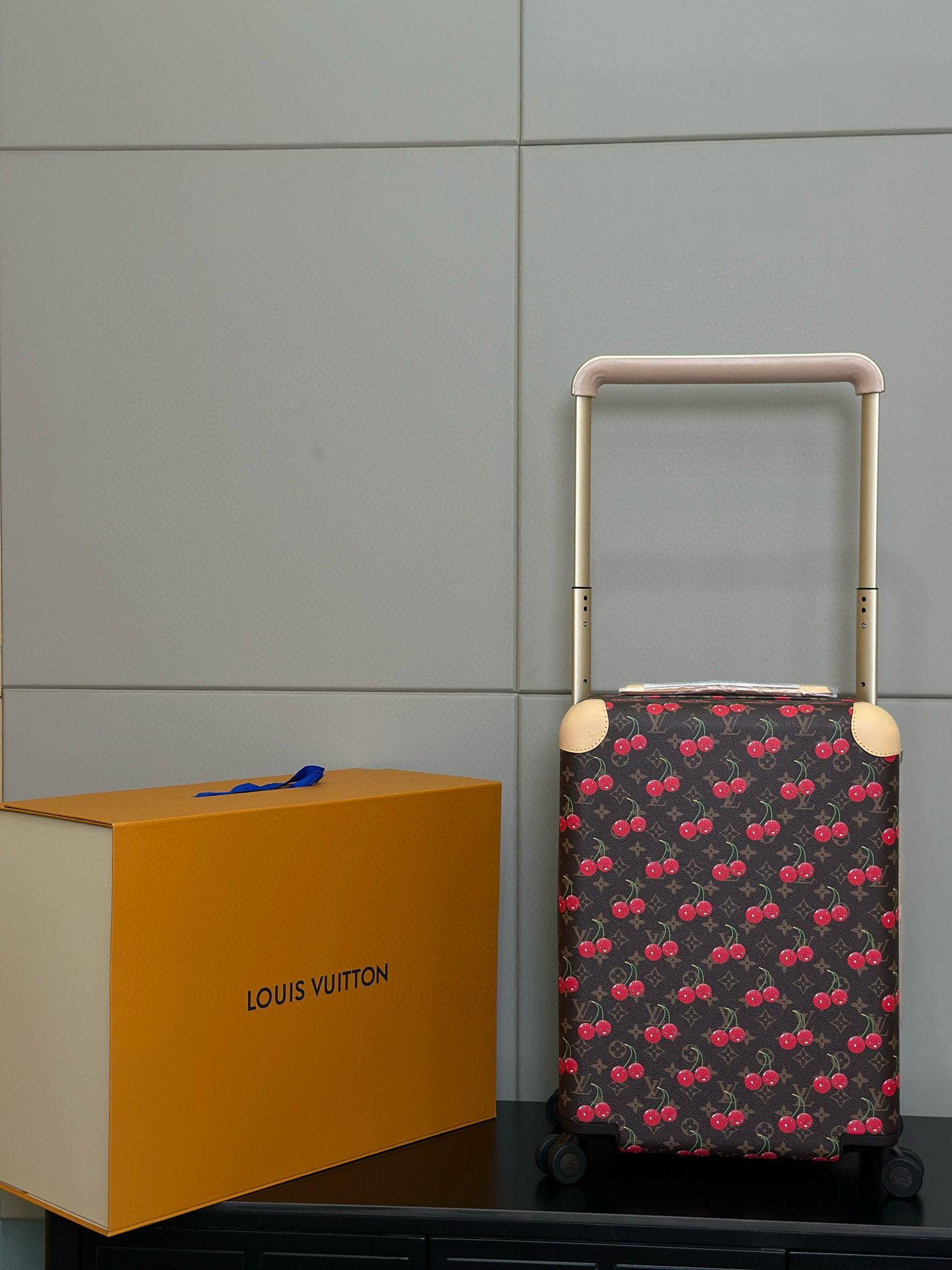 Luxury Louis Vuitton Ass Pole Box: Features and Specifications - 图片 4