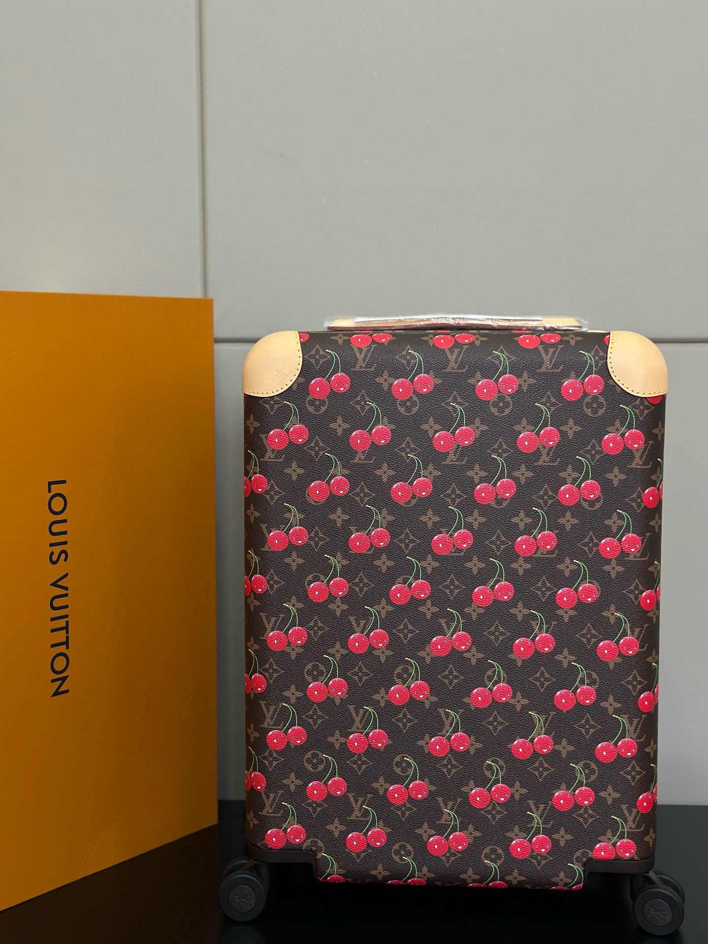Luxury Louis Vuitton Ass Pole Box: Features and Specifications