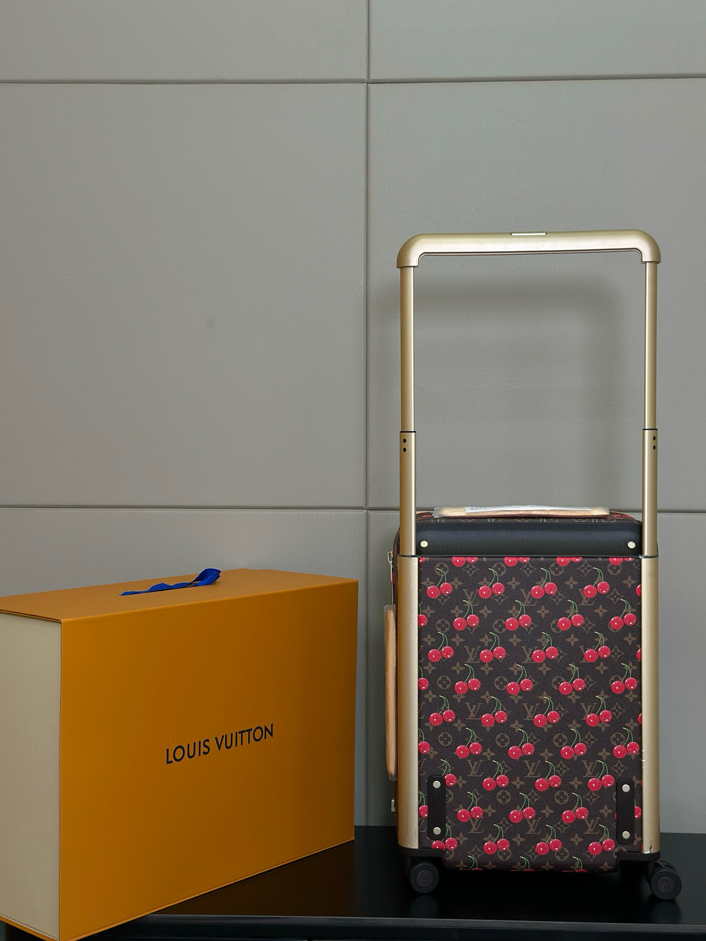 Luxury Louis Vuitton Ass Pole Box: Features and Specifications - 图片 5