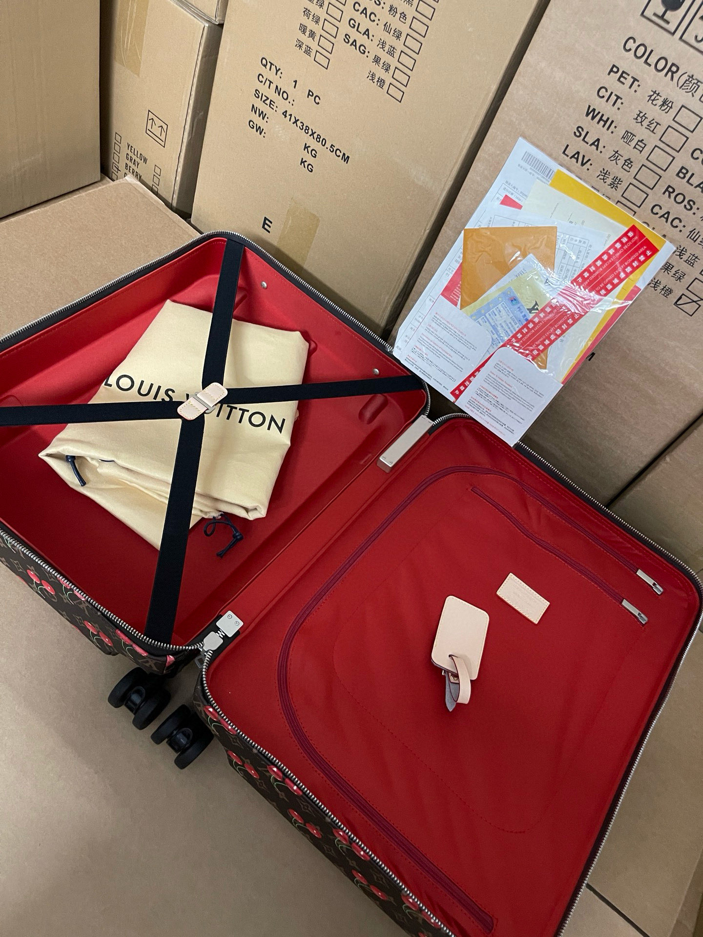 Luxury Louis Vuitton Ass Pole Box: Features and Specifications - 图片 8