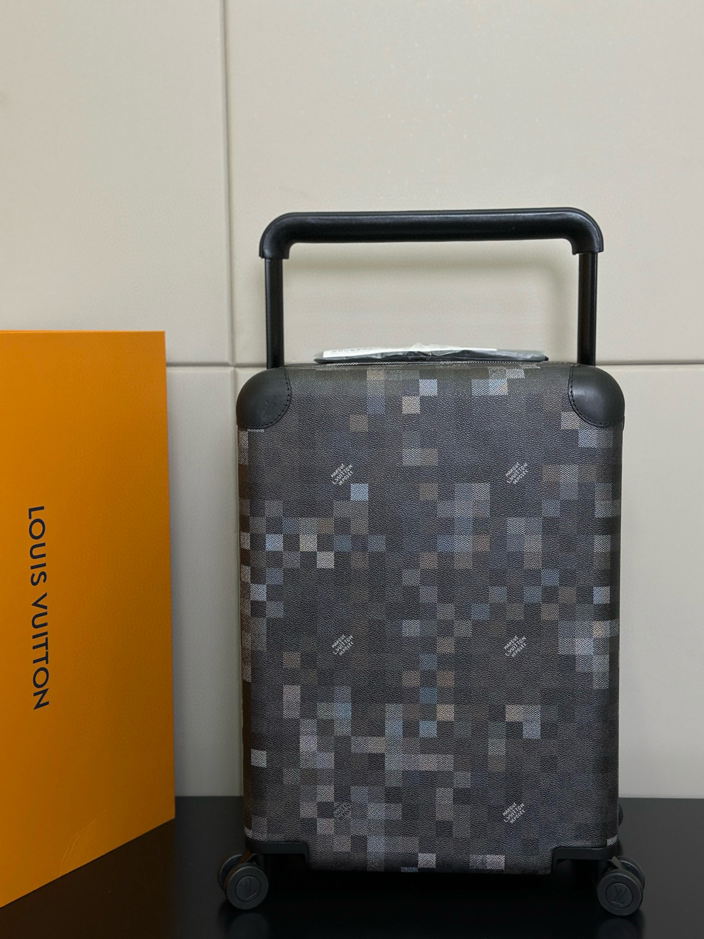 Luxury Travel Luggage Set by Louisv.D: Features and Specifications - 图片 8