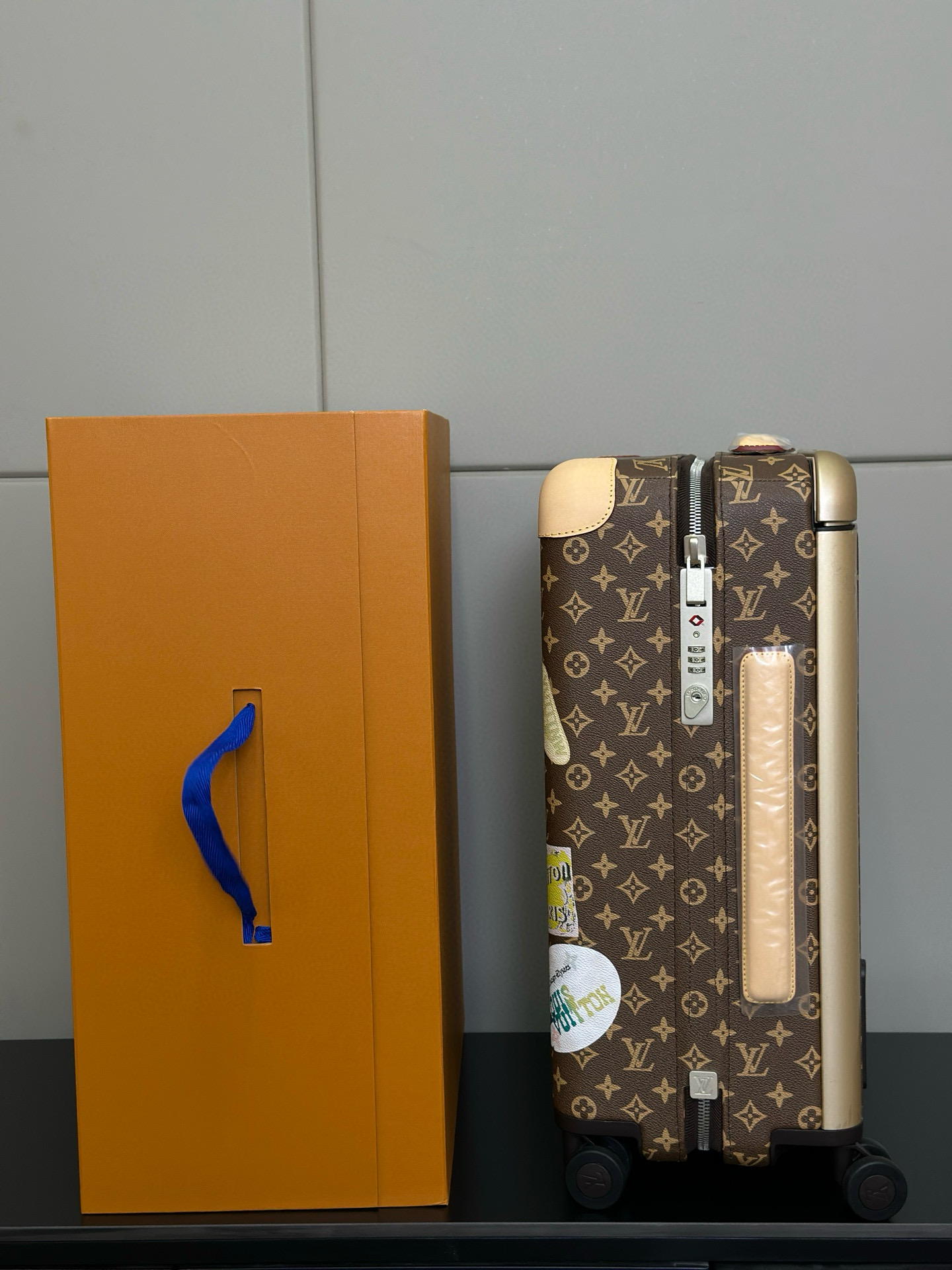 Luxury Louis Vuitton Travel Bag with Unique Features and Stylish Design - 图片 5