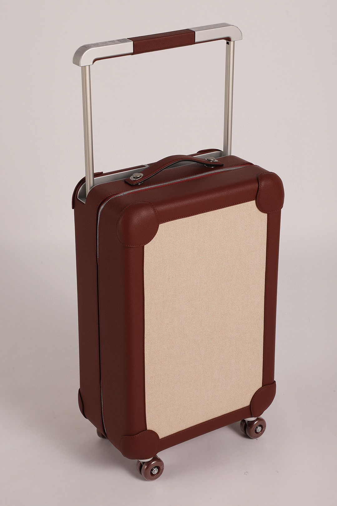 R.M.S. Elmar S. Travel Van: $150,000. Explore, Collect, Discover – Unique Journey Companion. - 图片 5